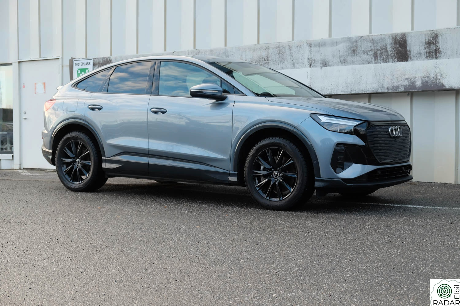 AUDI Q4 SPORTBACK 40 E TRON 40 Sportback Hengerfeste, Sort Optikk, El. bakluke +++