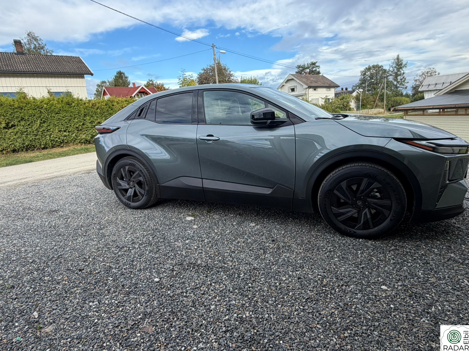 TOYOTA C-HR Active 77 kWh AWD