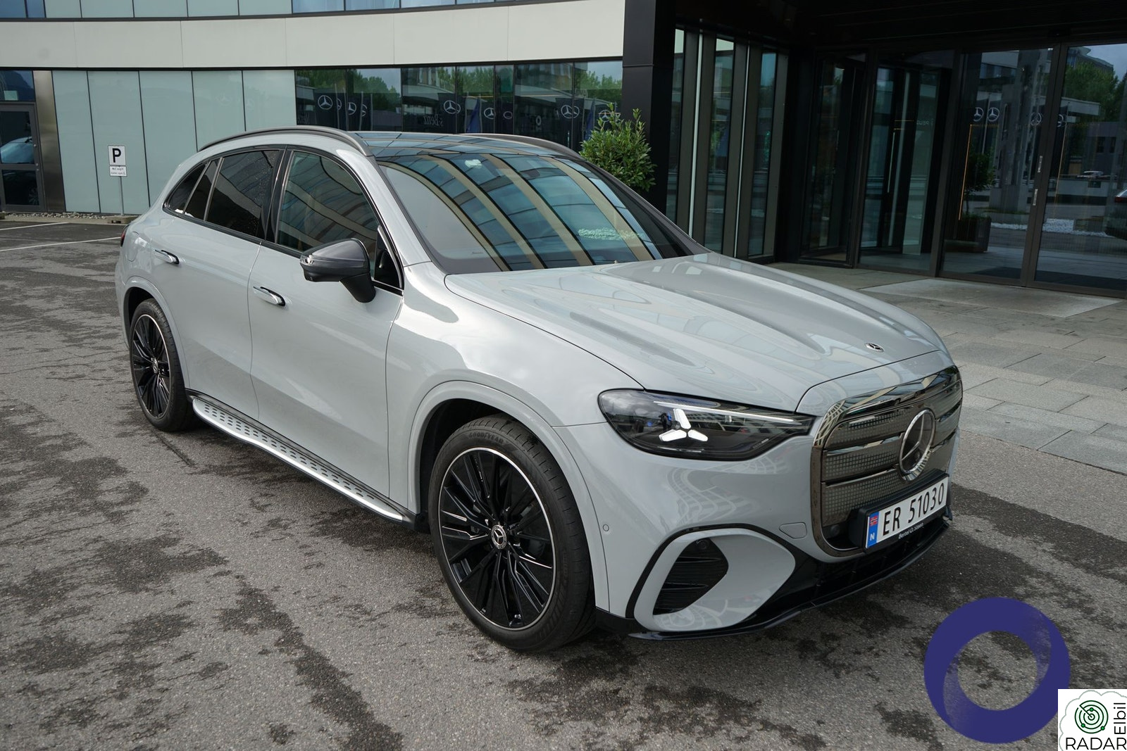 MERCEDES-BENZ GLC 400 4MATIC with EQ Te AMG Line Premium / Alt utstyr !