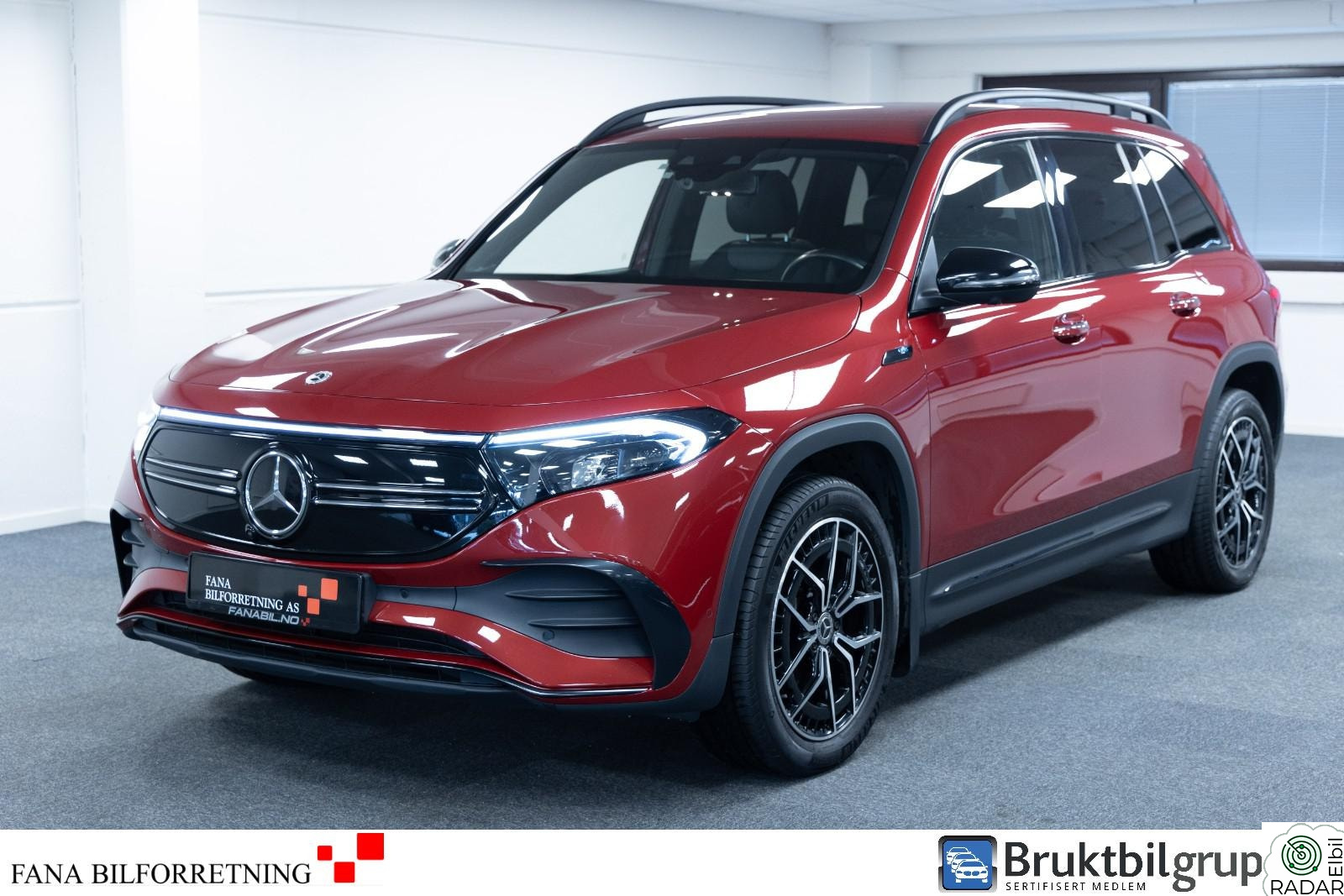MERCEDES-BENZ EQB 300 4MATIC 300 4MATIC 7-s/AMG/Burmester/ACC/360 kamera/Head-Up