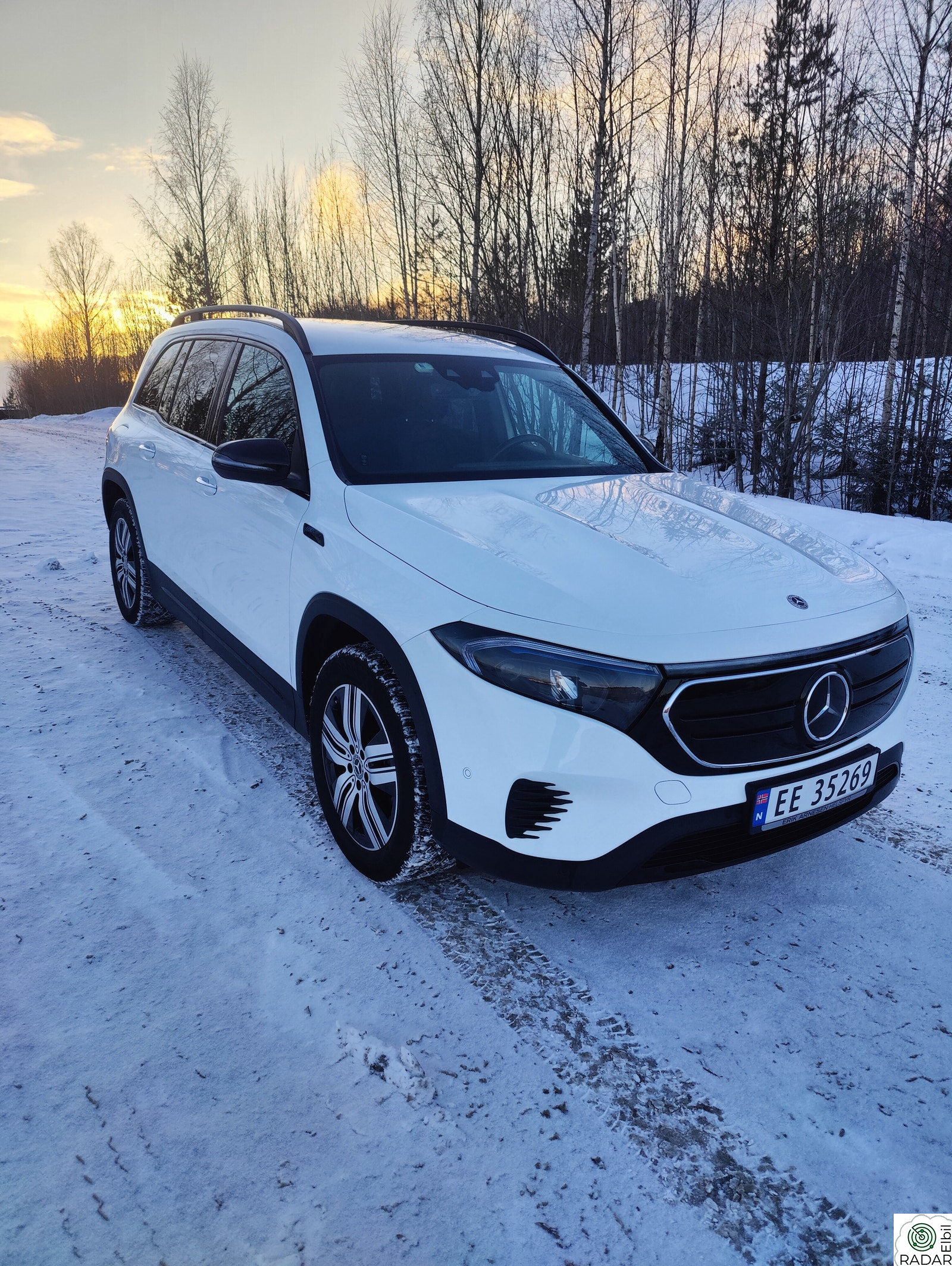 MERCEDES-BENZ EQB 300 4MATIC 4Matic/Advanced Plus/Kunstskinn/Kjøreass/Rattvarme++
