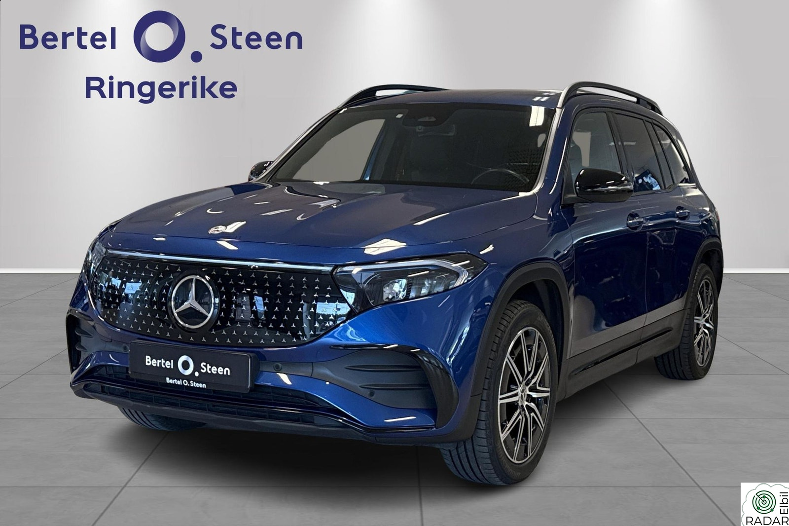 MERCEDES-BENZ EQB 300 4MATIC AMG Line 2025 modell m. hengerfeste