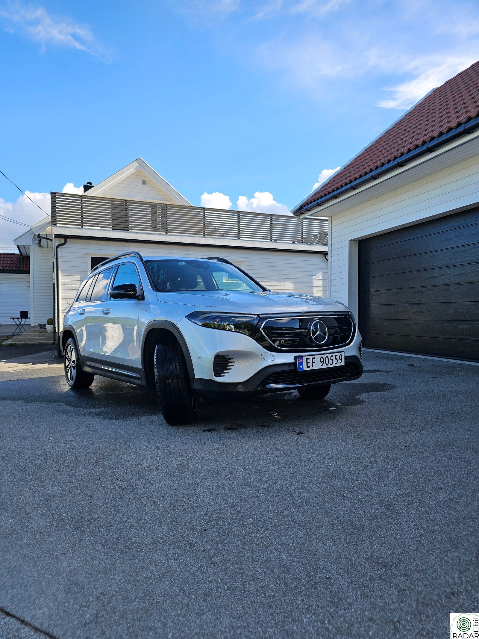 MERCEDES-BENZ EQB 300 4MATIC 300 4MATIC