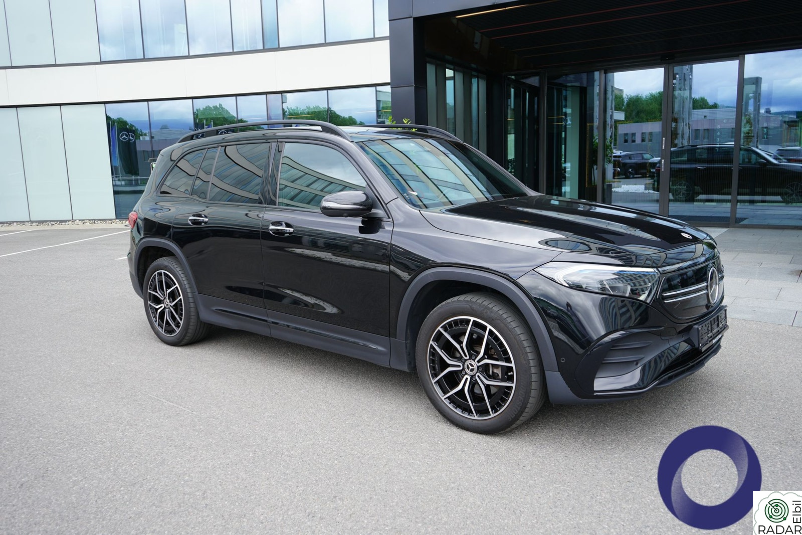 MERCEDES-BENZ EQB 300 4MATIC 4Matic AMG spesielt velutstyrt / 7 seter