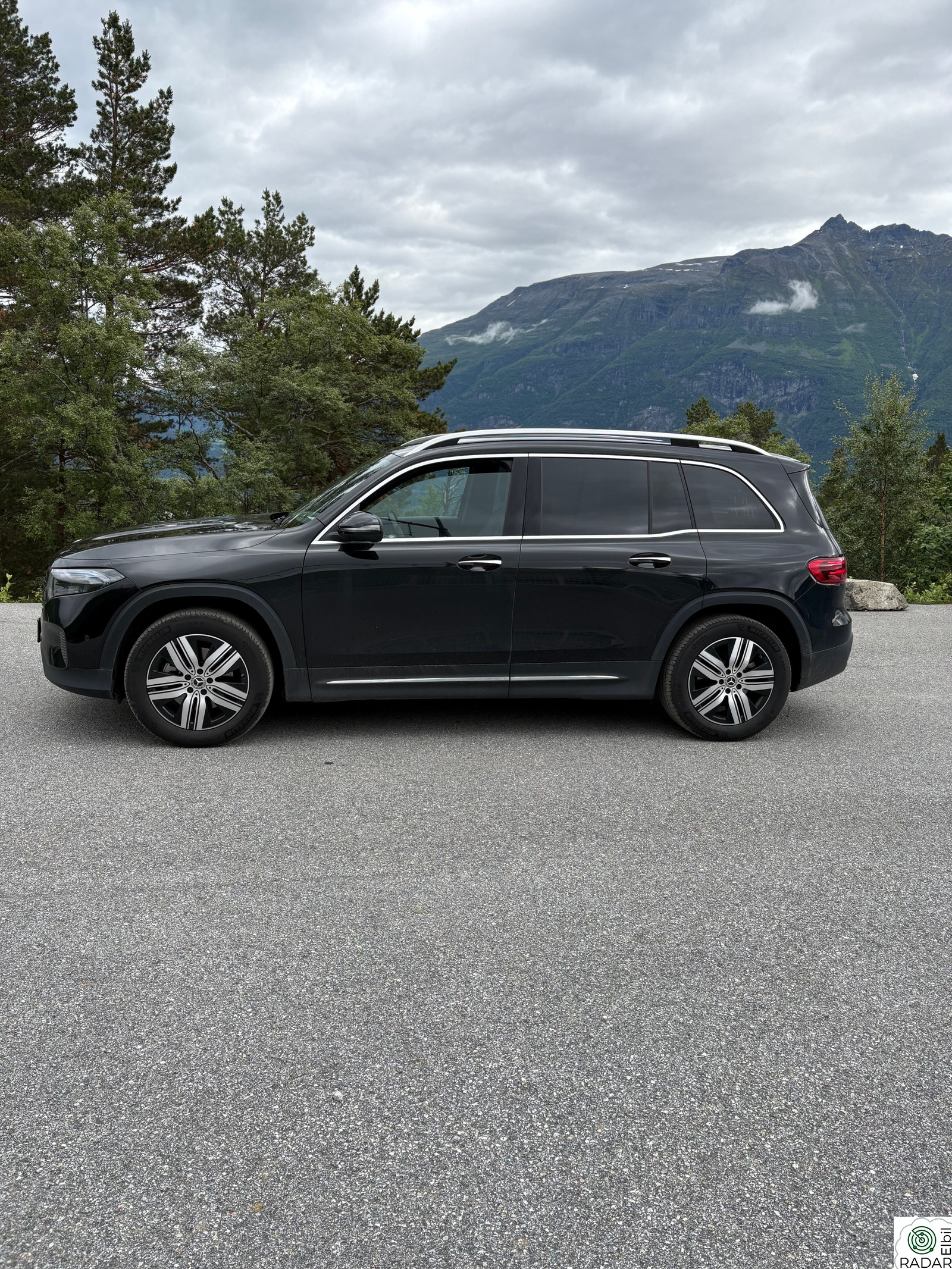 MERCEDES-BENZ EQB 300 4MATIC 300 4MATIC Advanced Plus 5-s