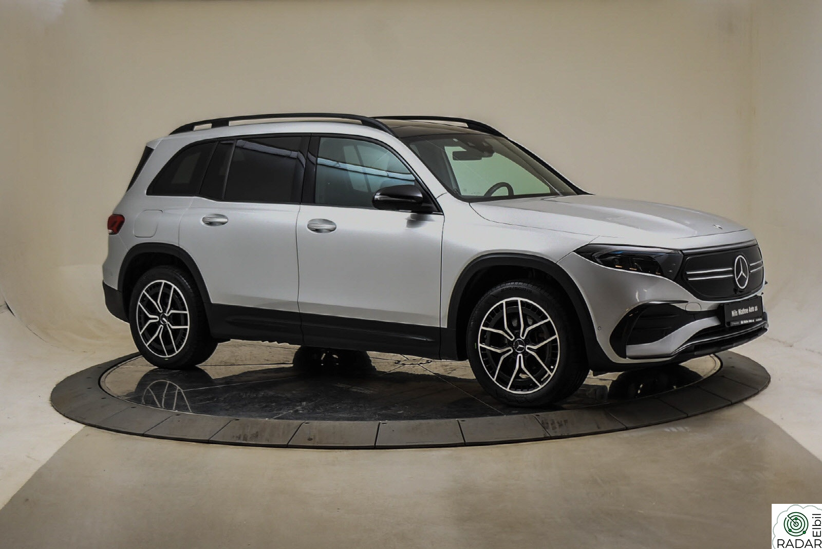 MERCEDES-BENZ EQB 300 4MATIC 4MATIC AMG Line Super familiebil