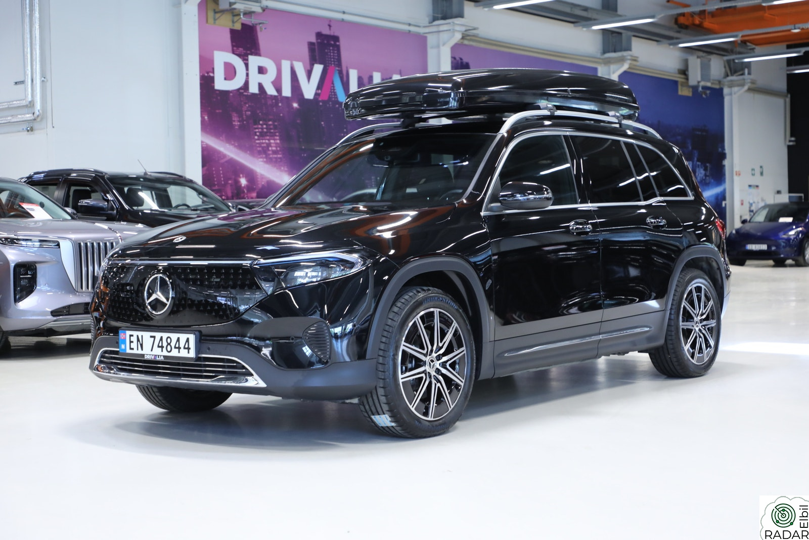 MERCEDES-BENZ EQB 300 4MATIC 300 4MATIC Special Edition Plus 5-s. Krok/panorama ++