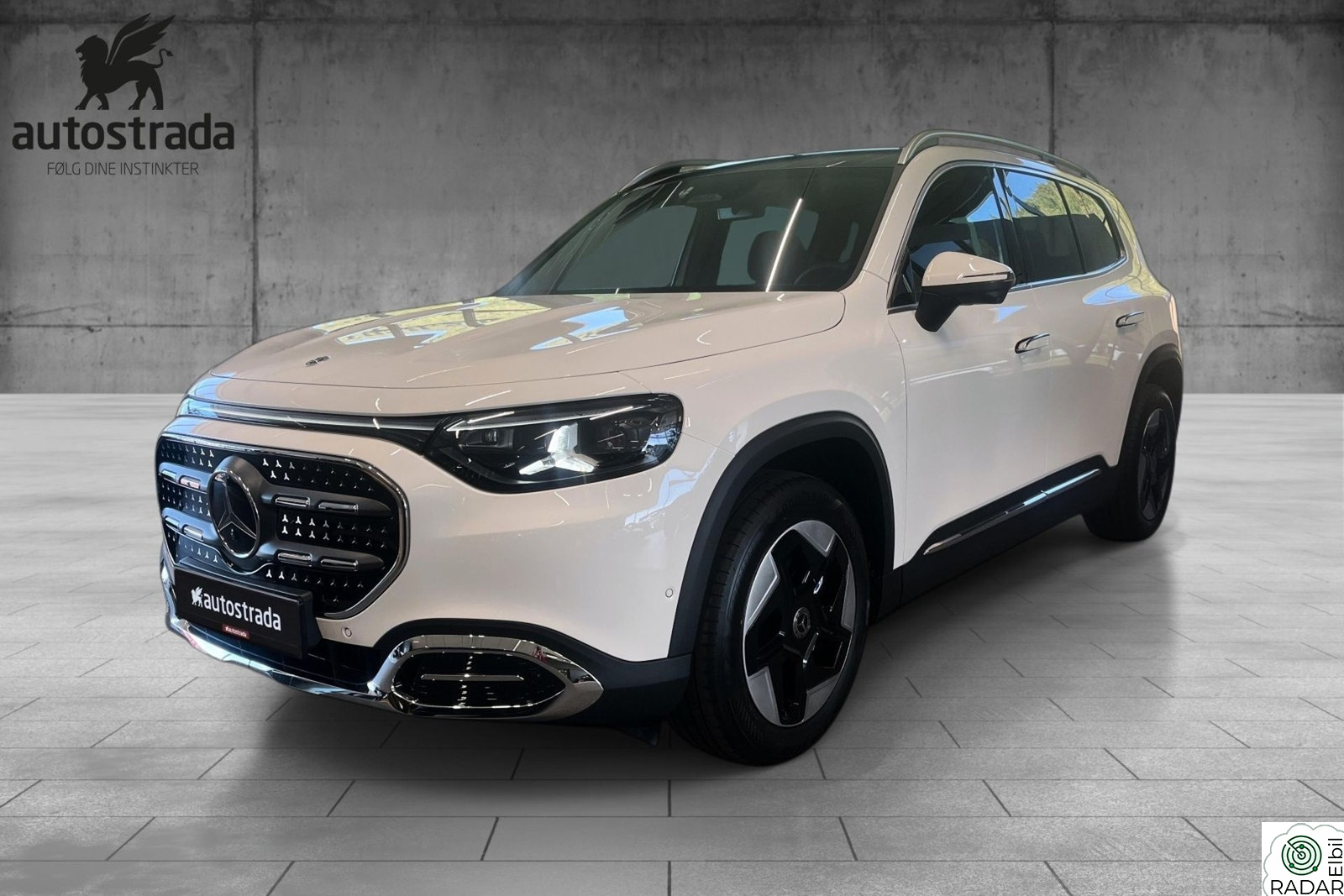 MERCEDES-BENZ GLB 350 4MATIC Special Edition Plus / Memory / Panorama / Krok