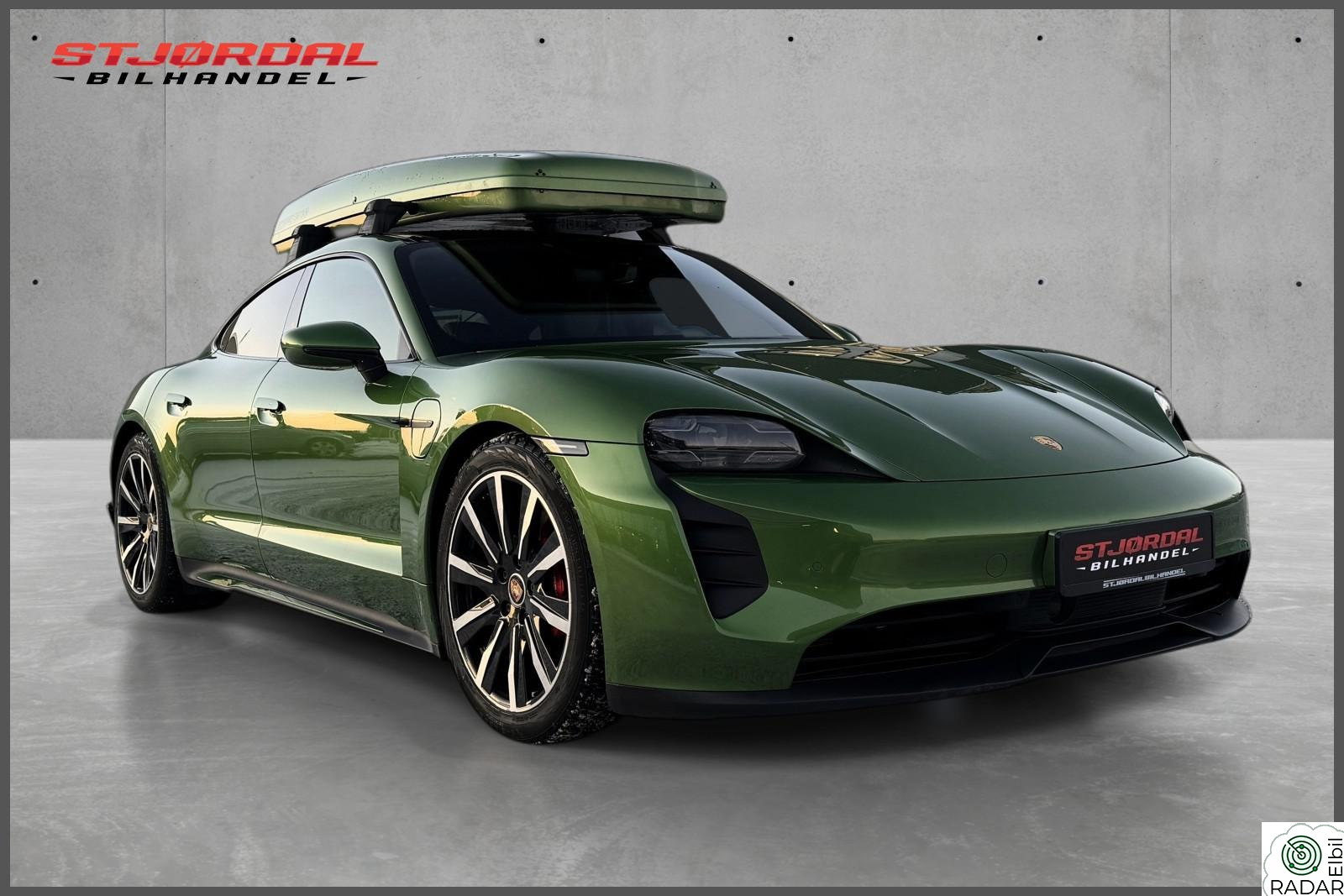PORSCHE Taycan 4S 4S Performance Battery Plus // Mamba Green