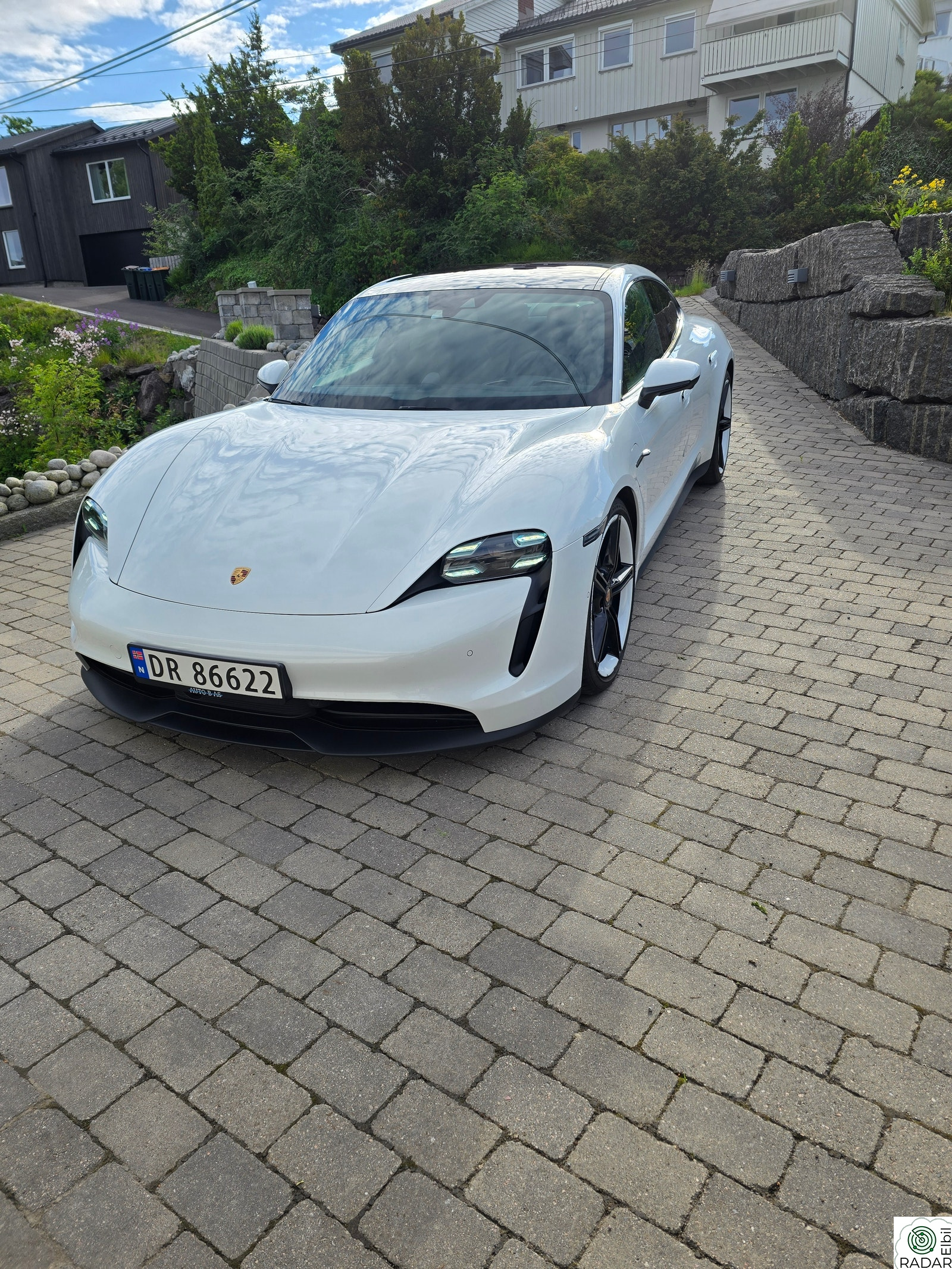 PORSCHE Taycan 4S Performance battery plus-Godt utstyrt