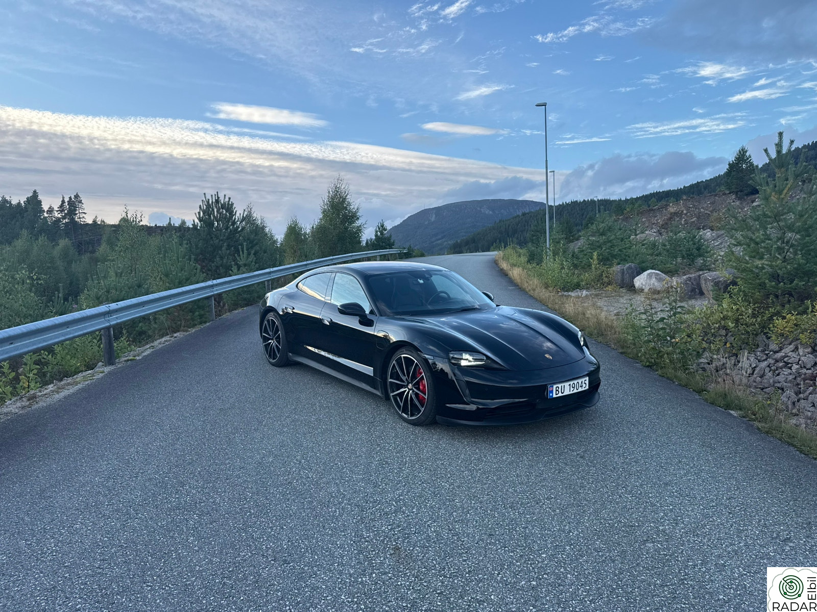 PORSCHE Taycan 4S 4S PB