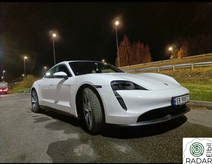 PORSCHE Taycan 4S PB