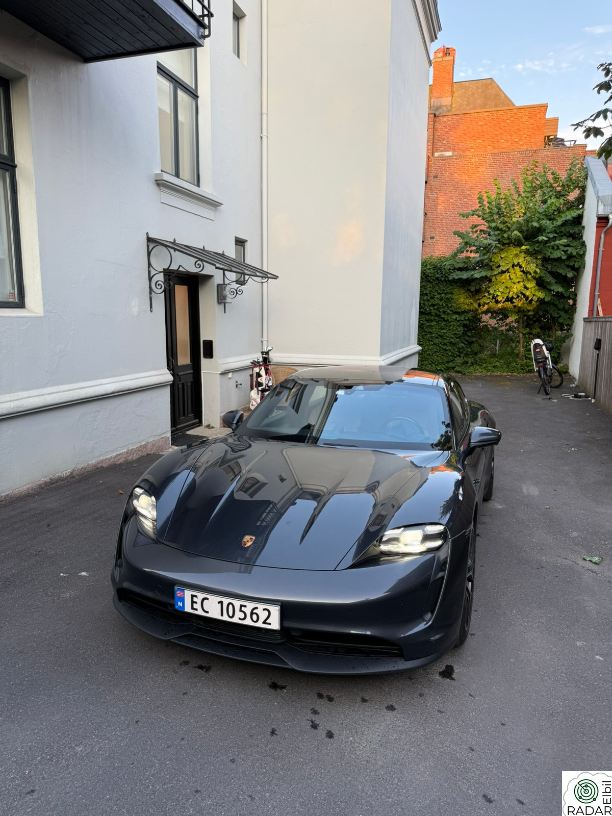 PORSCHE Taycan 4S