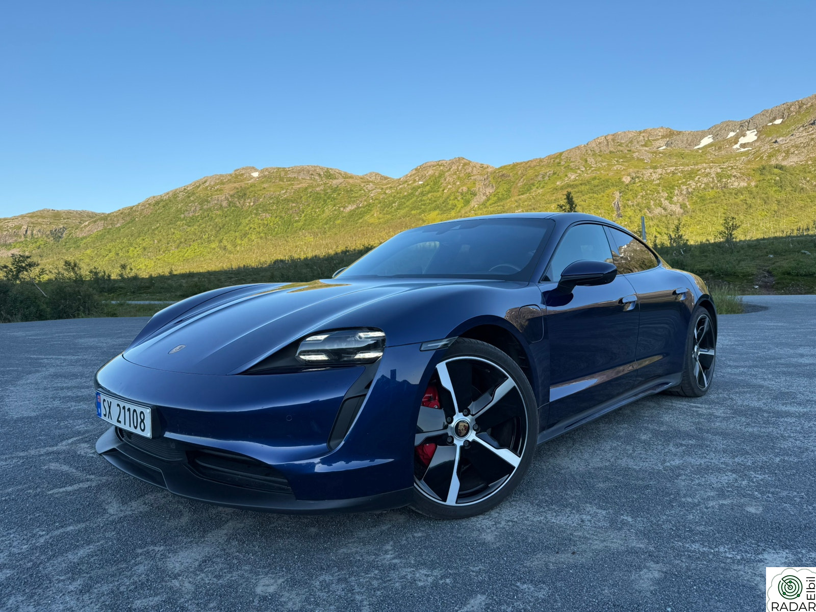 PORSCHE Taycan 4S 4S PBP | PAW | PDLS+ | ACC | 18-veis | s. chrono | pano