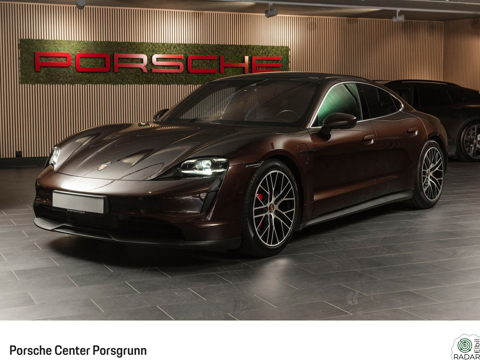 PORSCHE Taycan 4S PAW/Pano/Matrix/Sport-chrono/BOSE/PBP/InnoDrive/+++