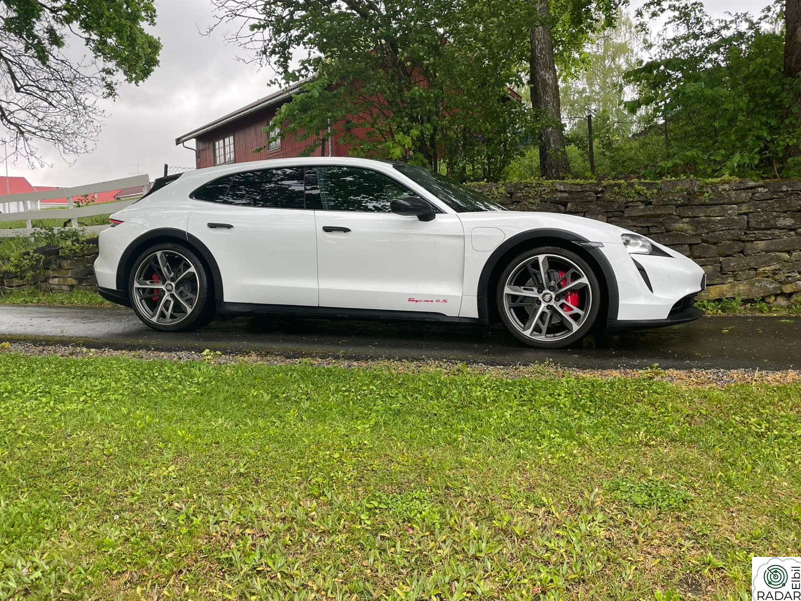 PORSCHE Taycan 4S 4S 571hk Kun 38900 km. Nybilgaranti til Mai 2027.