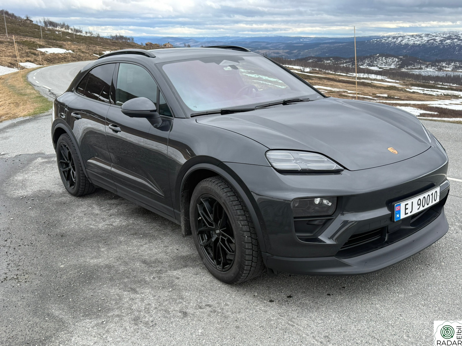 PORSCHE Macan 4 4