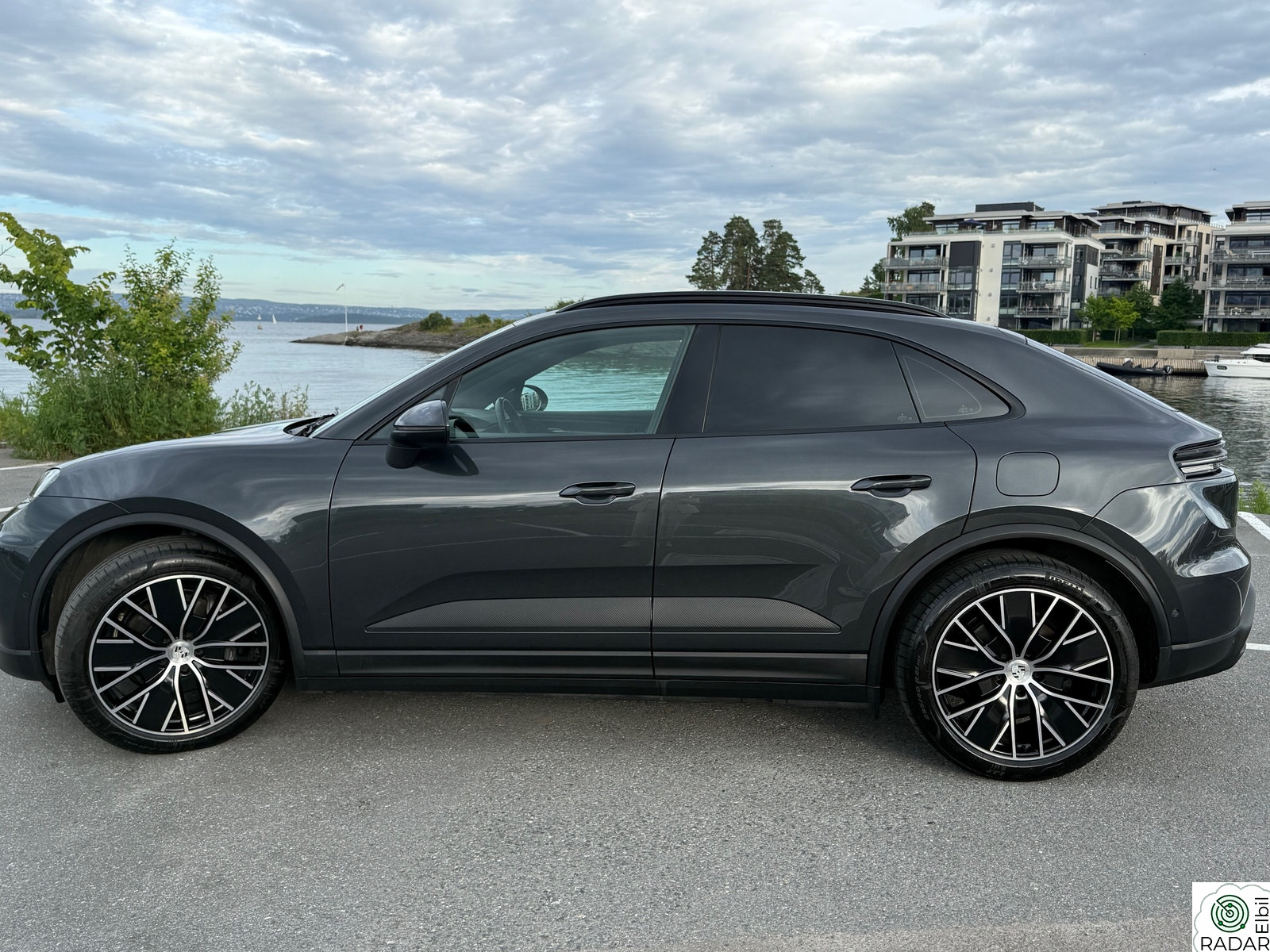 PORSCHE Macan 4 4
