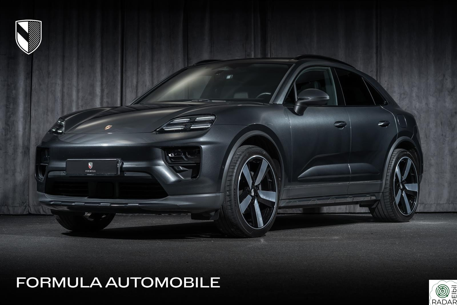 PORSCHE Macan 4 BOSE/Krok/Pano/18-veis