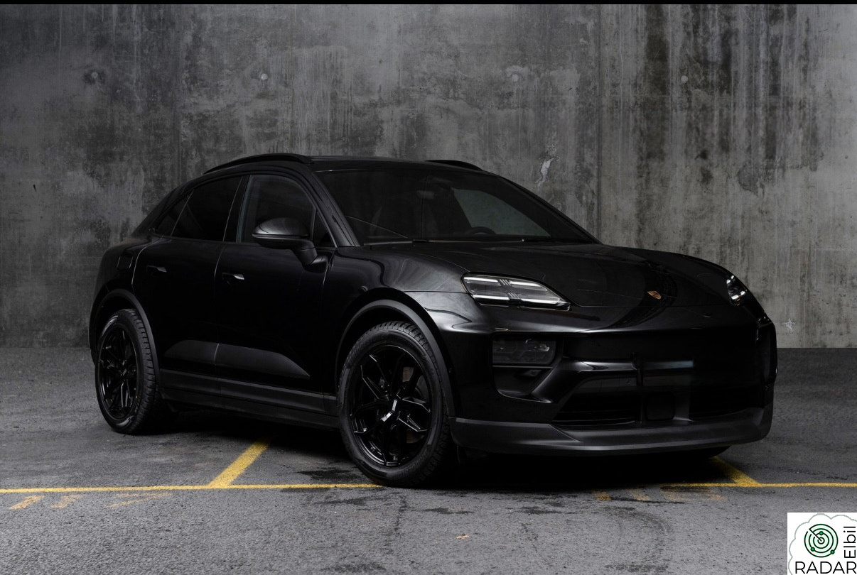 PORSCHE Macan 4 4