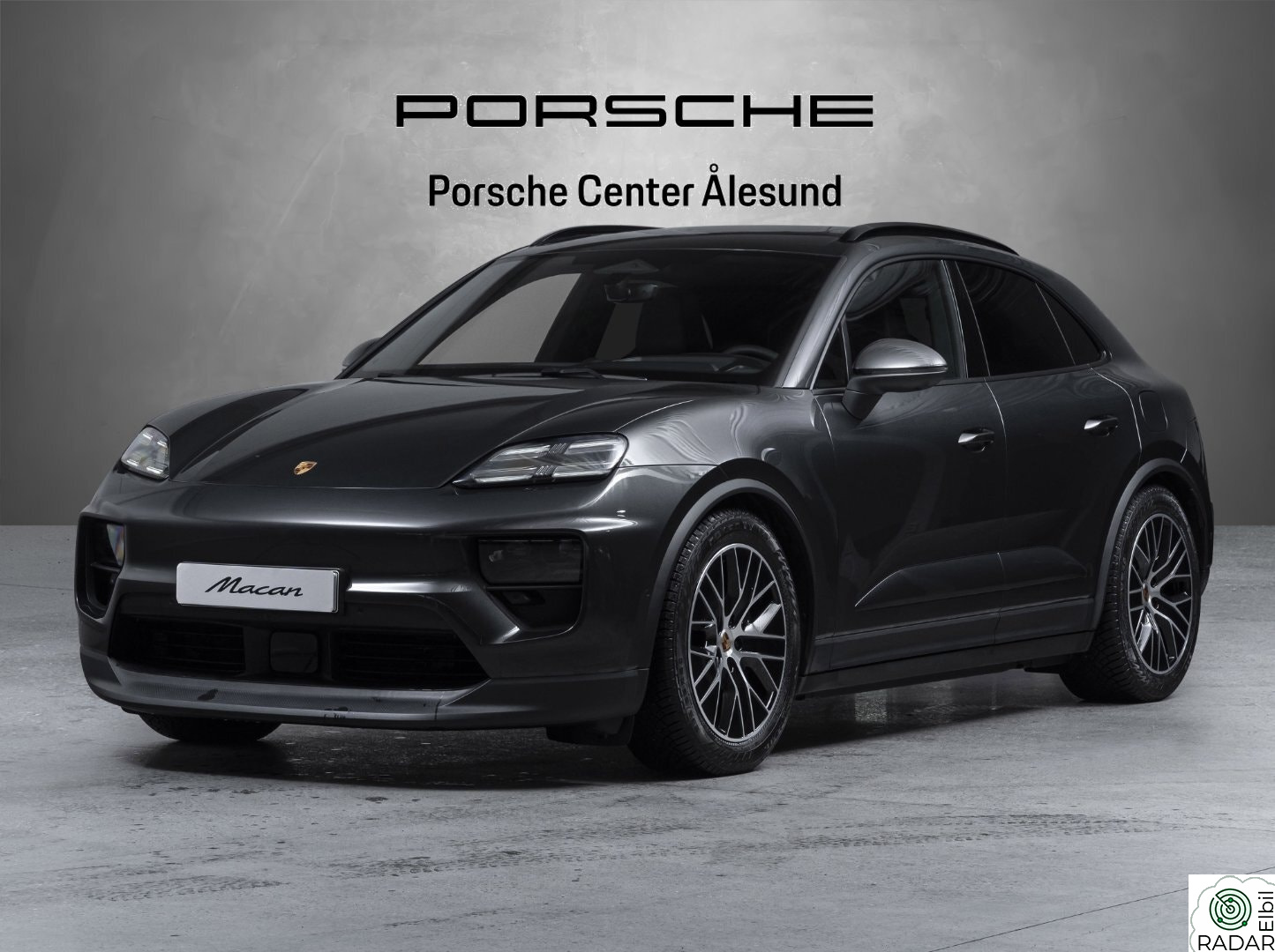PORSCHE Macan 4 4 408HK,Matrix,Krok,22",InnoDrive,ARHUD,Pano,ComfAcc ++