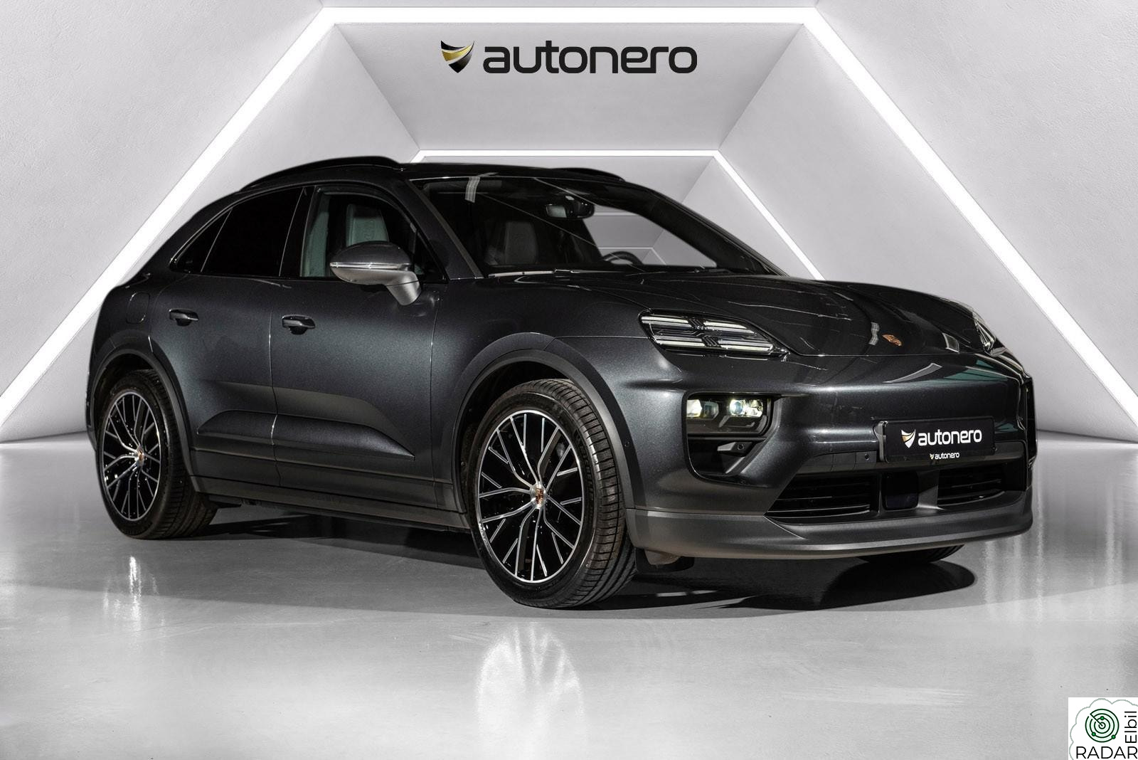 PORSCHE Macan 4 4 408 HK