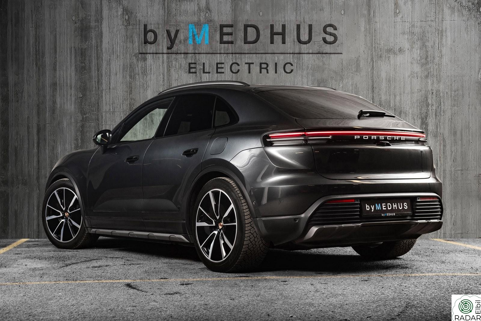 PORSCHE Macan 4 4 - Luft - 360 - Chrono - Matrix - ACC - 18-v - 22"+21"