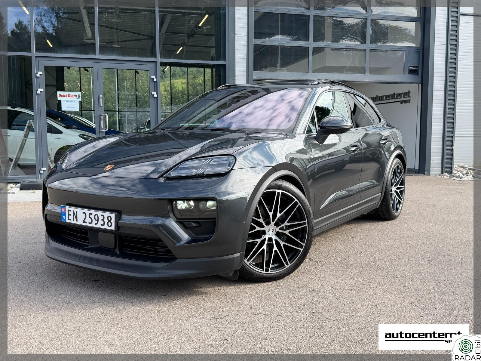 PORSCHE Macan 4 22"RS Spyder/18-Veis/HeadUp/Sport Chrono/BOSE/Matrix/HF