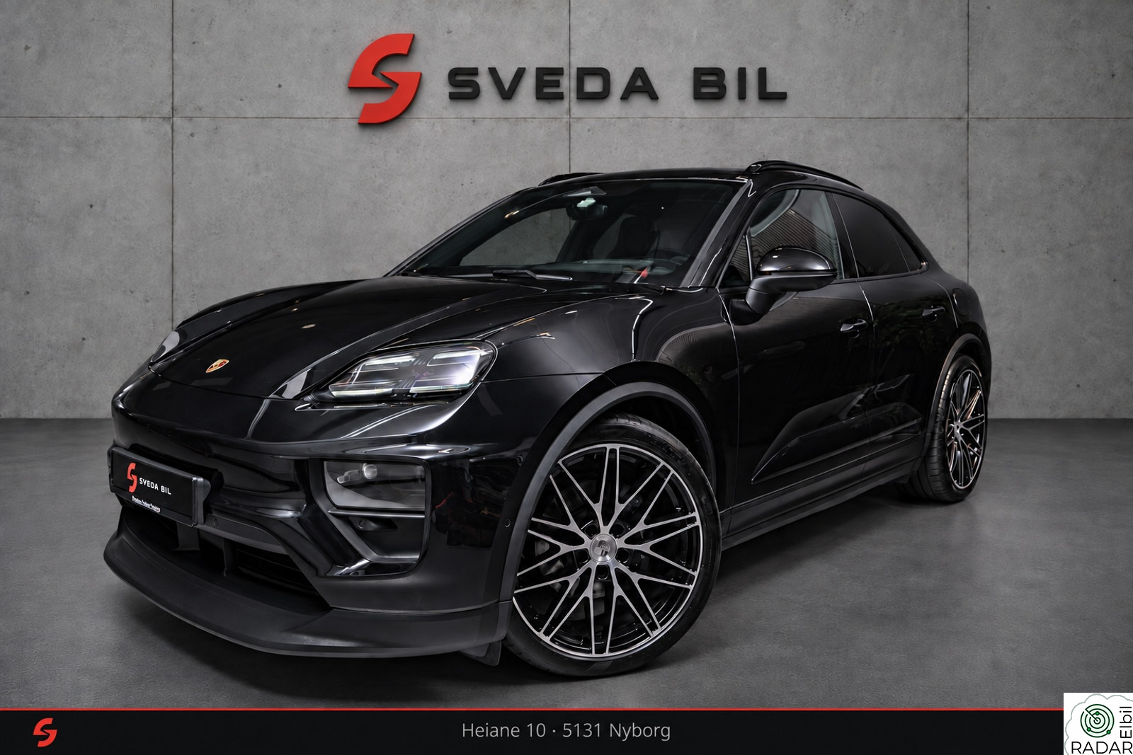 PORSCHE Macan 4