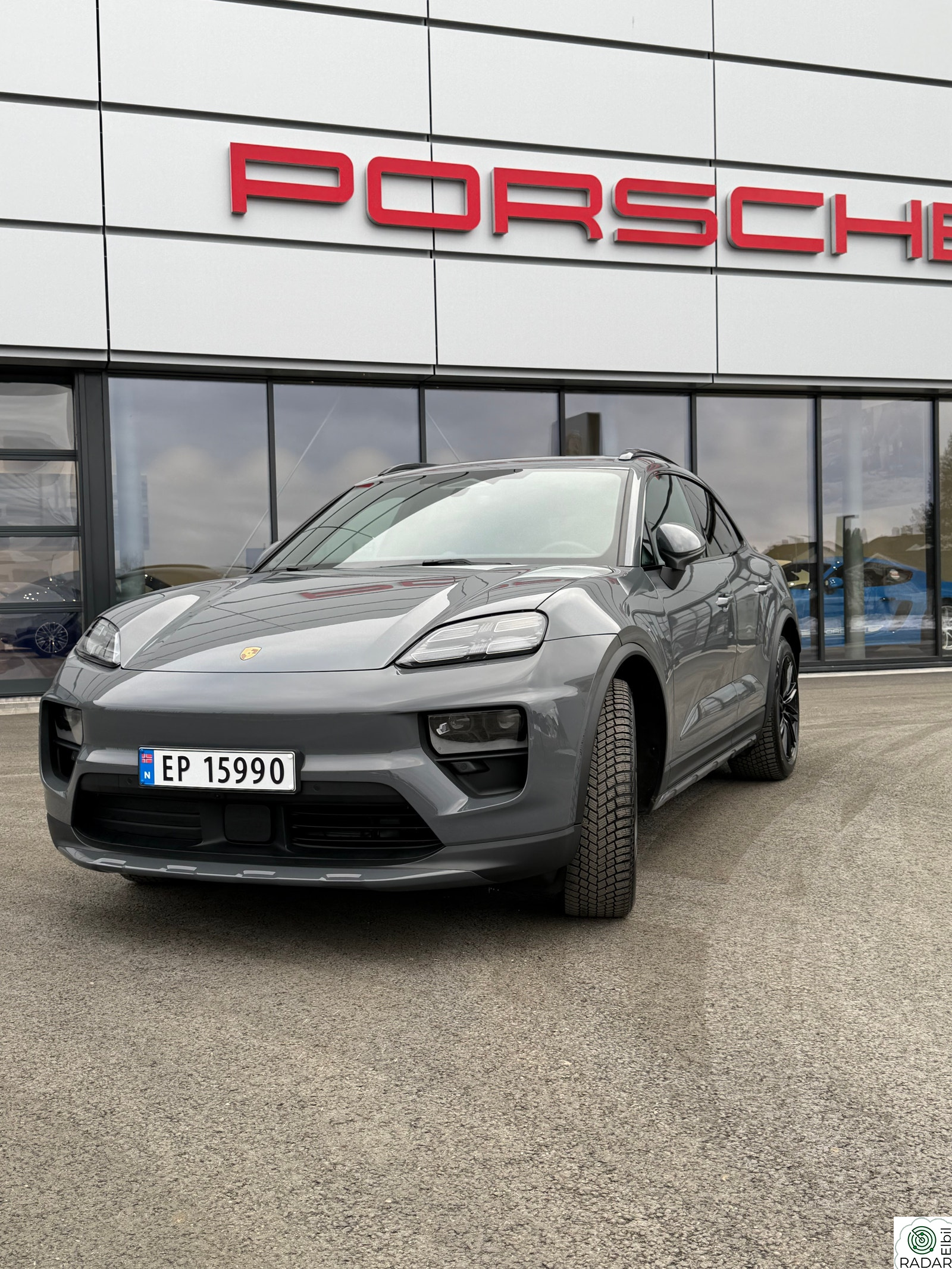 PORSCHE Macan 4 4