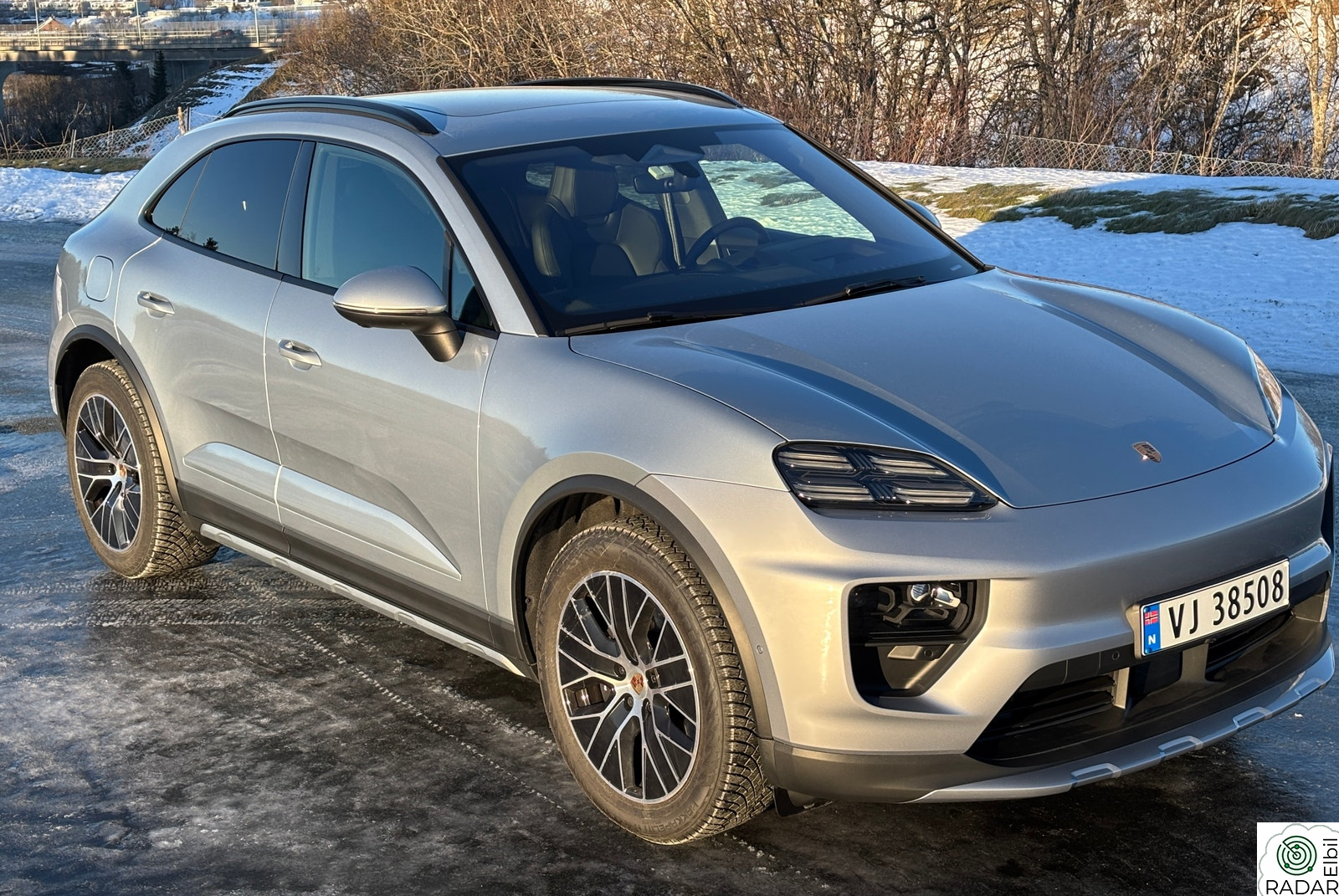 PORSCHE Macan 4 4