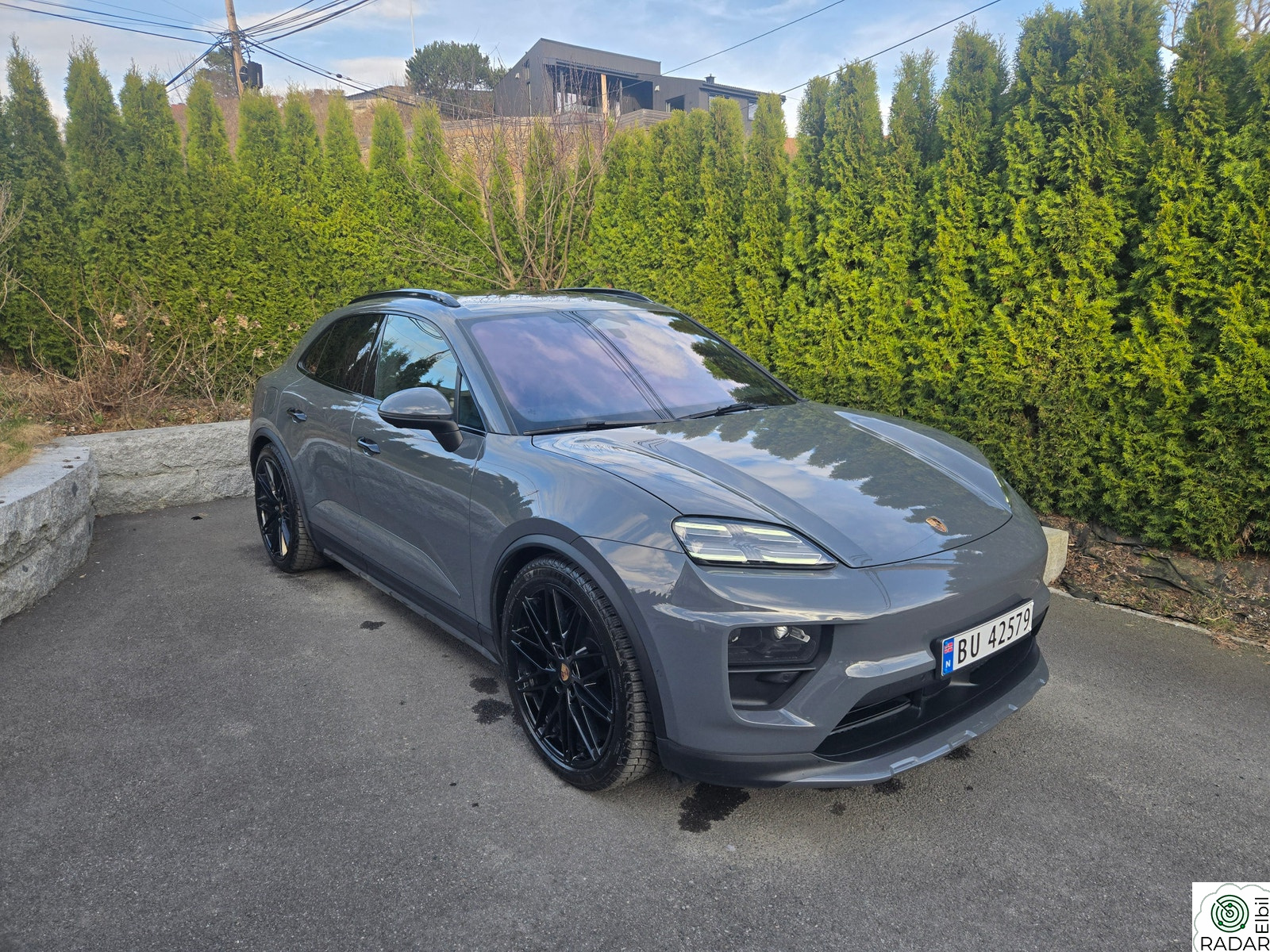 PORSCHE Macan 4 4