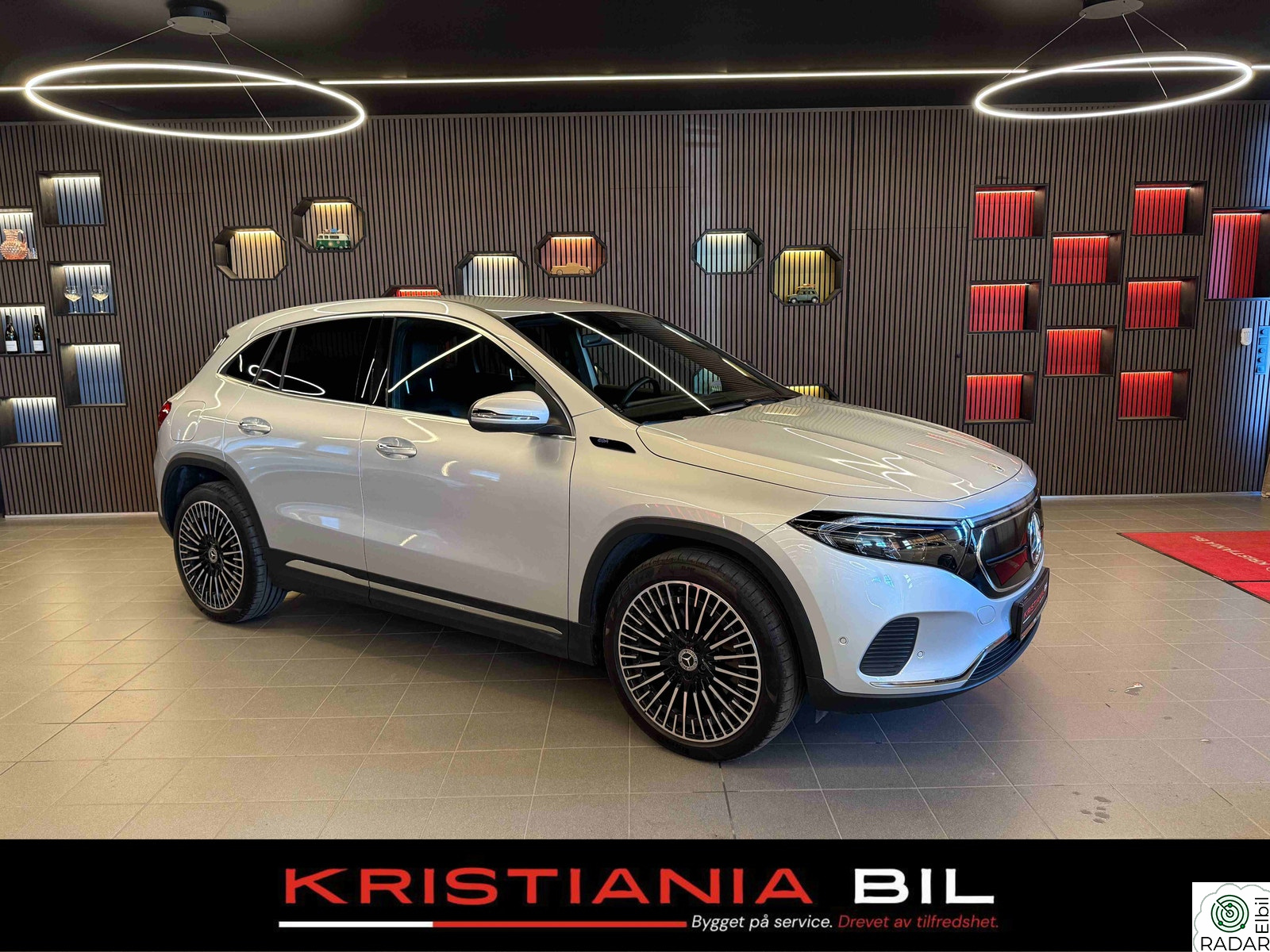 MERCEDES-BENZ EQA 300 4MATIC 300/4-MATIC/AMG/420KM/DAB/NAVI/SKINN/R.KAM/KEYLESS/LED