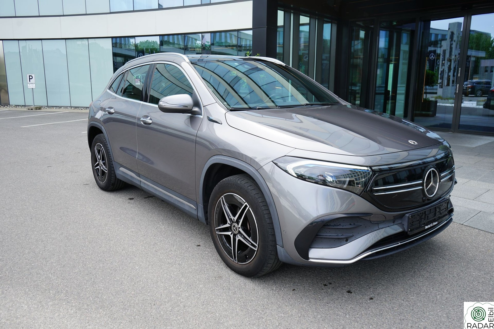 MERCEDES-BENZ EQA 300 4MATIC 4Matic AMG / godt utstyrt !