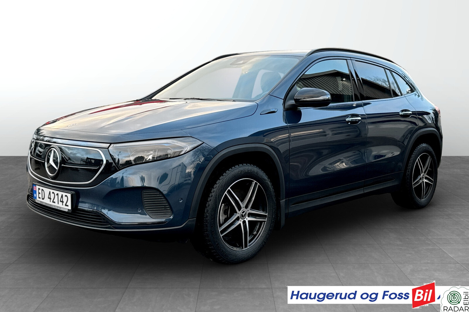 MERCEDES-BENZ EQA 300 4MATIC 300 4MATIC Advance,Hengerfeste,Adaptiv Cruise,R-Kamera