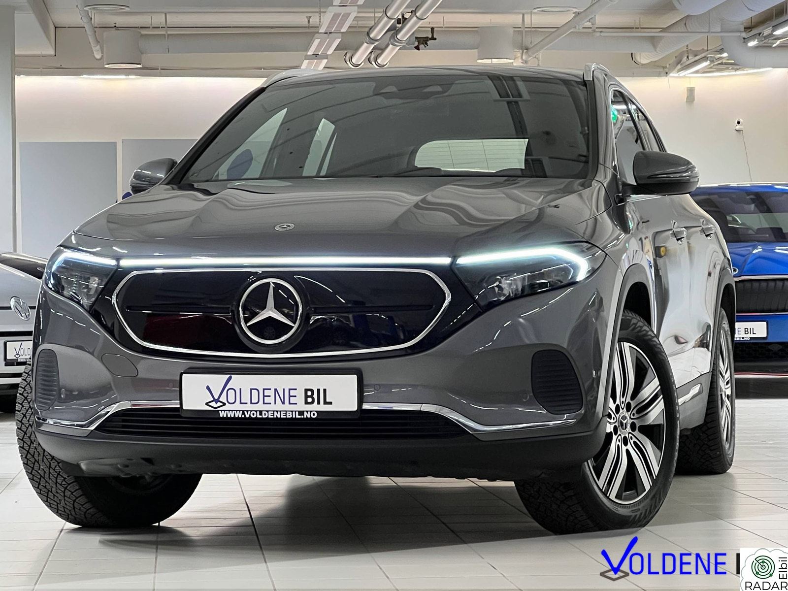 MERCEDES-BENZ EQA 300 4MATIC 300 4MATIC//H.FESTE-DISTRONIC-KAMERA-ACC-LED HIGH PERF.