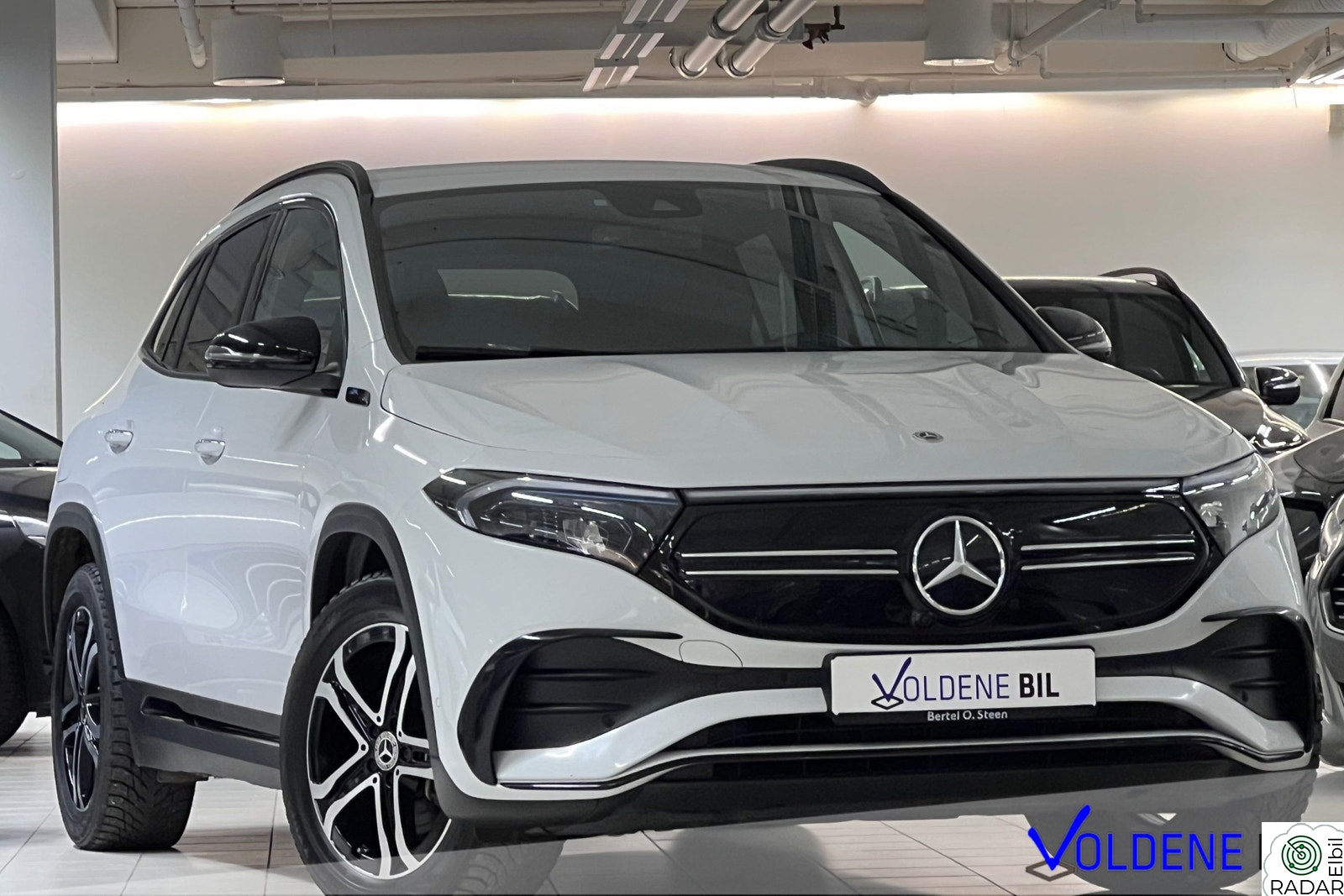 MERCEDES-BENZ EQA 300 4MATIC 300 4MATIC AMG//KAMERA-HF/1800KG-EL SKINN/ALC SETER-LED