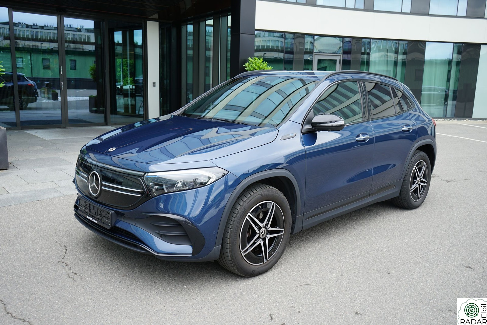 MERCEDES-BENZ EQA 300 4MATIC 300 4Matic  AMG / Godt utstyrt
