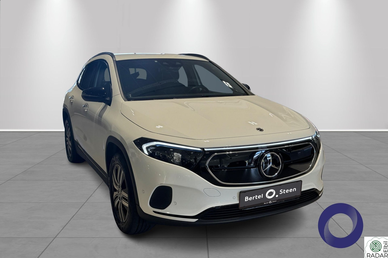 MERCEDES-BENZ EQA 300 4MATIC Progressive Line/MEMORY / ADAPTIV CRUISE /