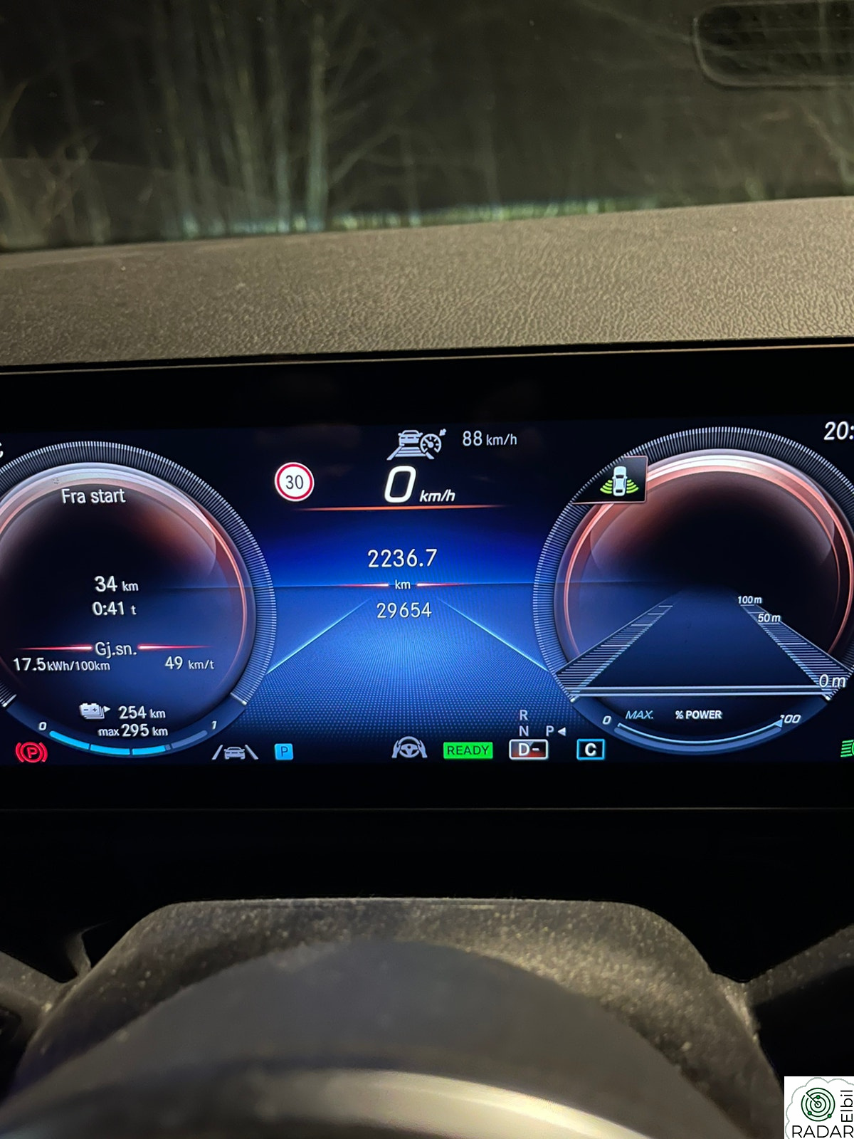 MERCEDES-BENZ EQA 300 4MATIC 300 4MATIC Advanced Plus Hengerfeste Panoramasoltak ++