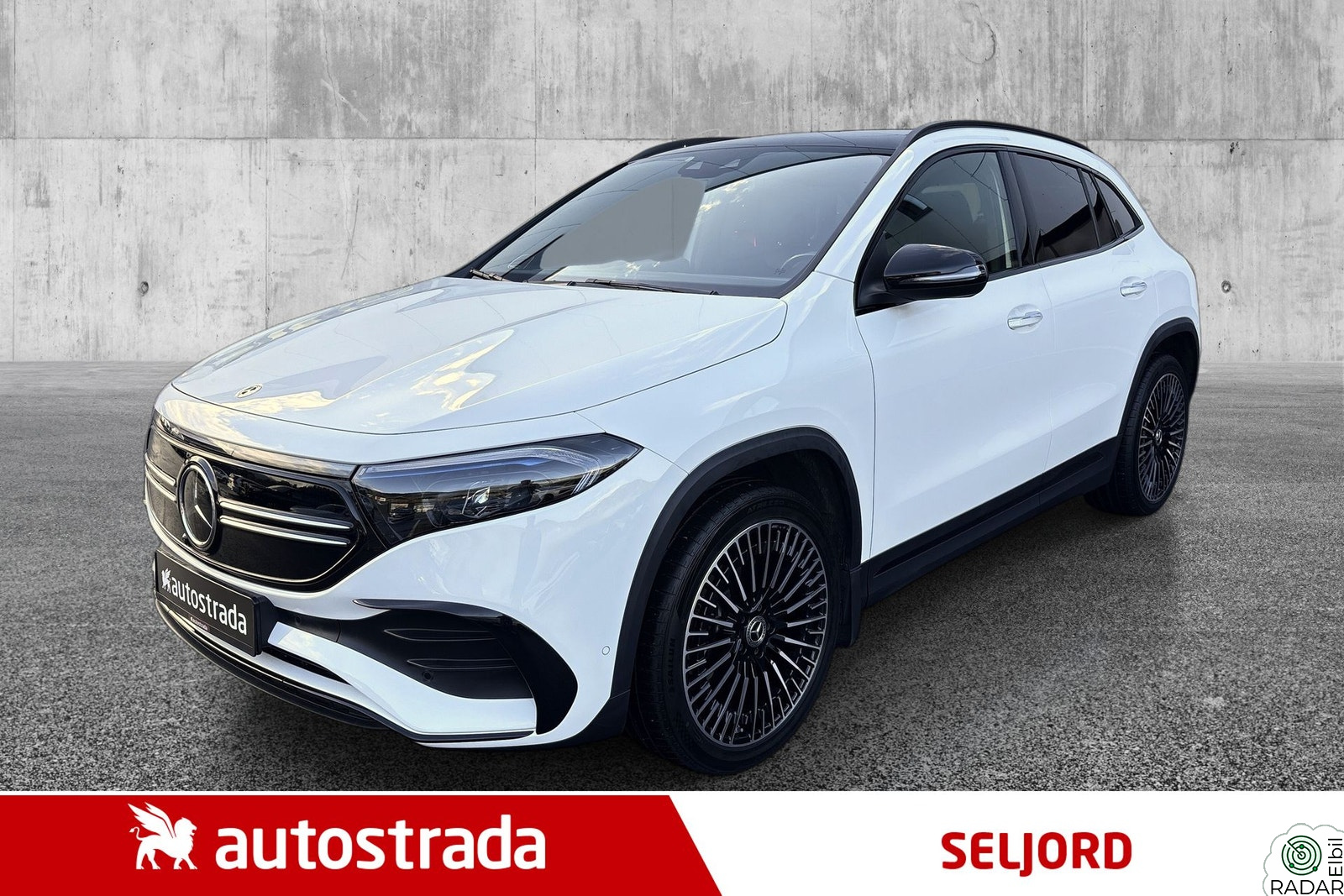 MERCEDES-BENZ EQA 300 4MATIC amg line/Nattpakke/Meget pen/