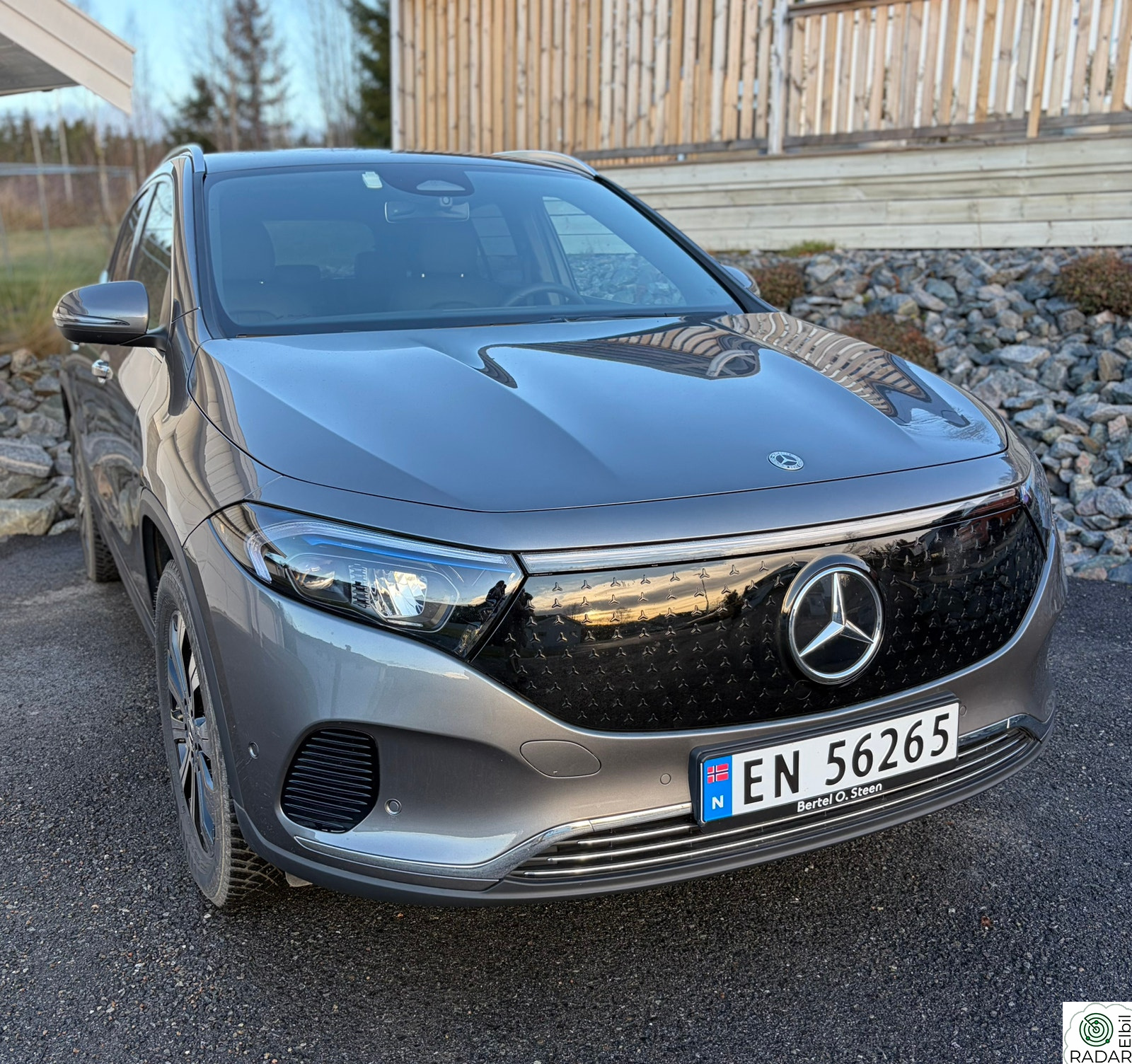 MERCEDES-BENZ EQA 300 4MATIC 300 4MATIC Special Edition Plus (K)