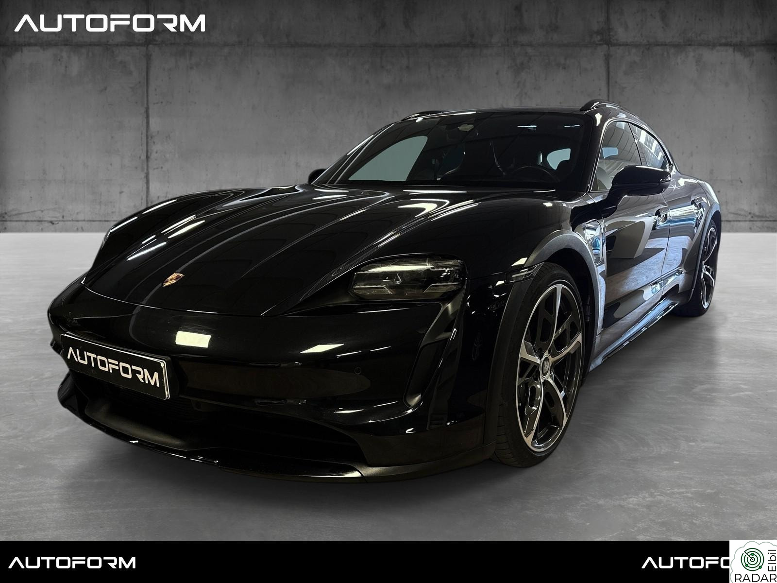 PORSCHE Taycan 4 4, Pano, 21", PDLS+, ACC, 18V Seter, Chromo, Pess, 360