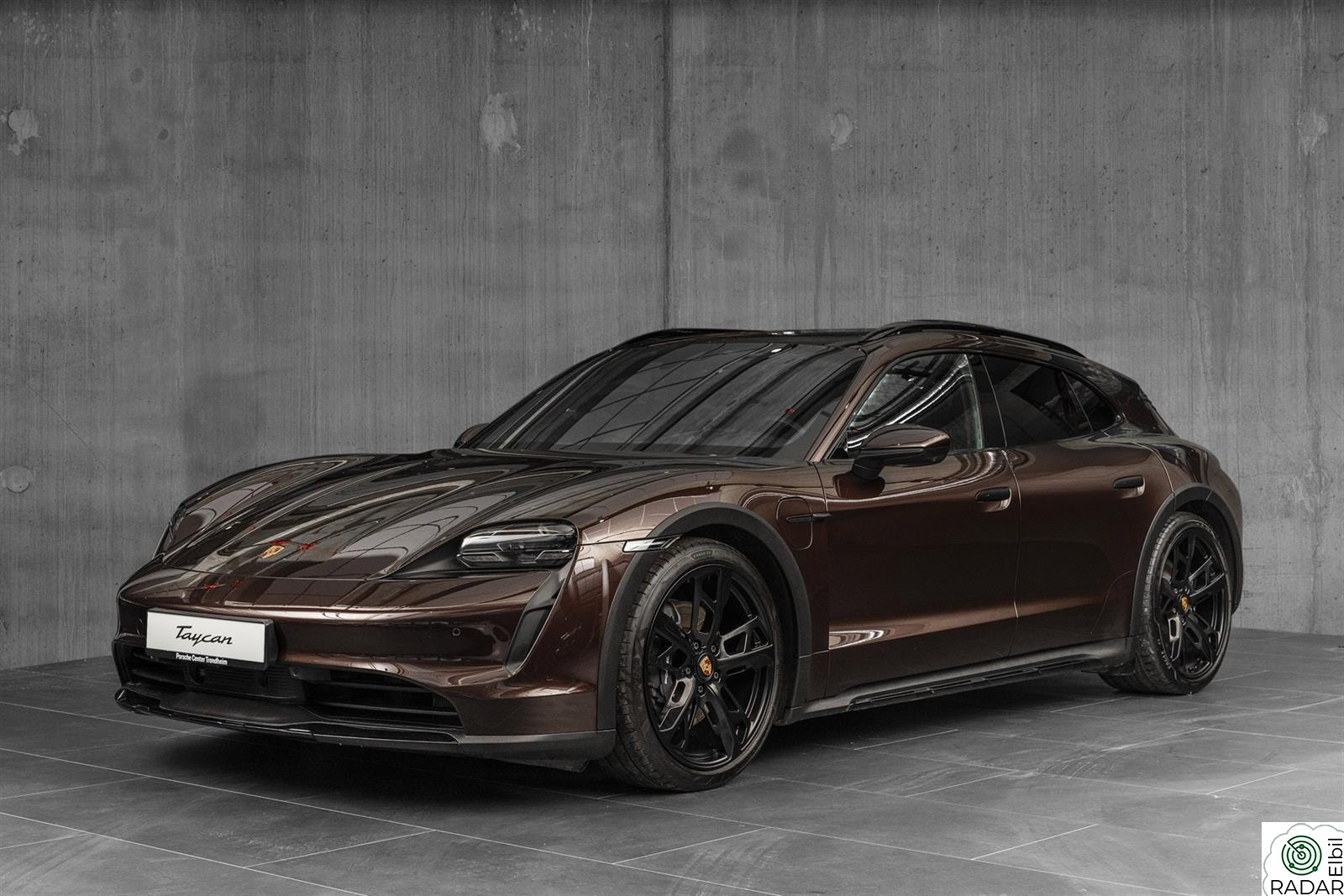 PORSCHE Taycan 4 4 Topp utstyrt bil med lav km!
