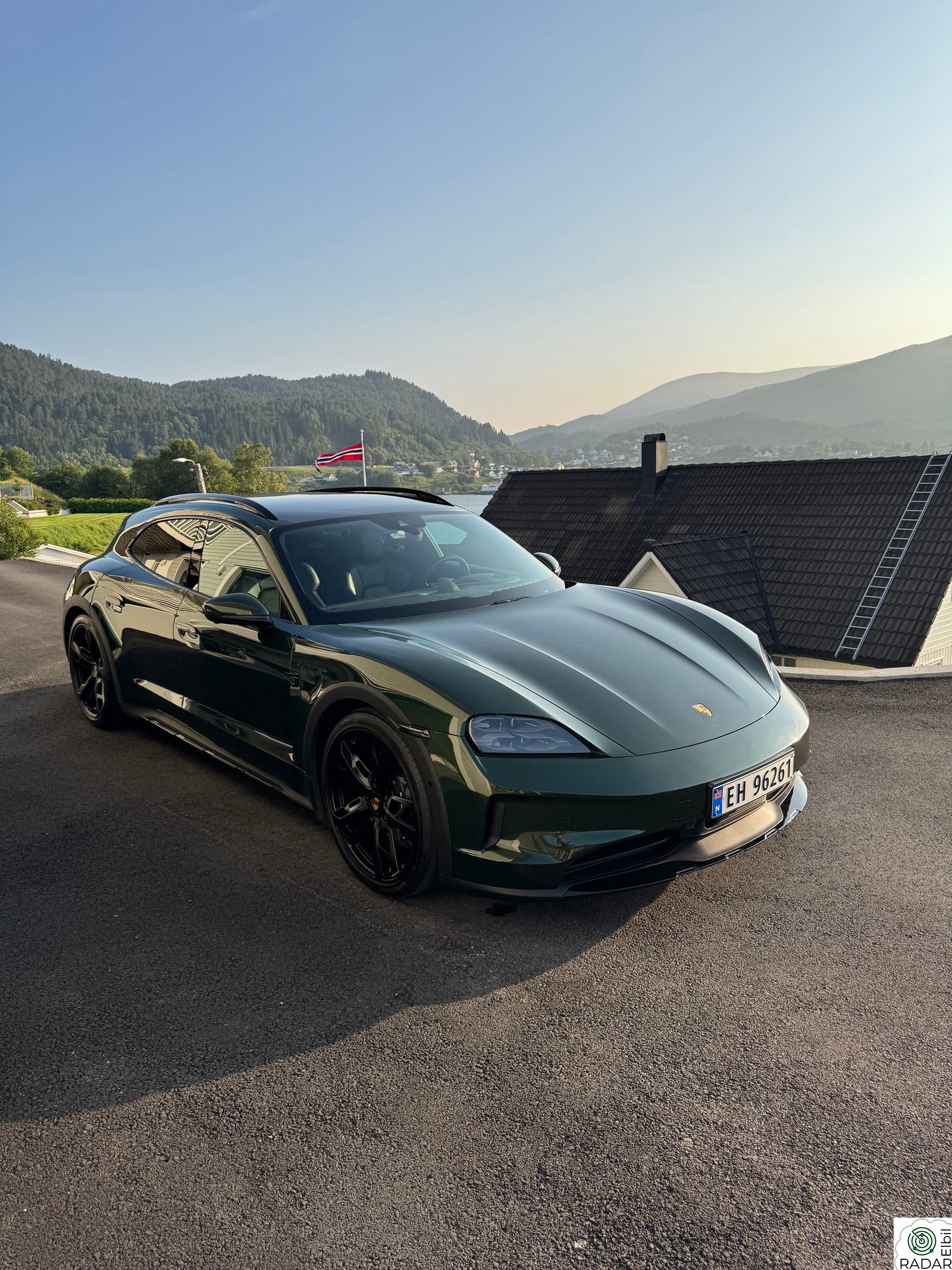 PORSCHE Taycan 4 Cross Turismo, REAR-AXLE / SOFTCLOSE / HD-MATRIX ++