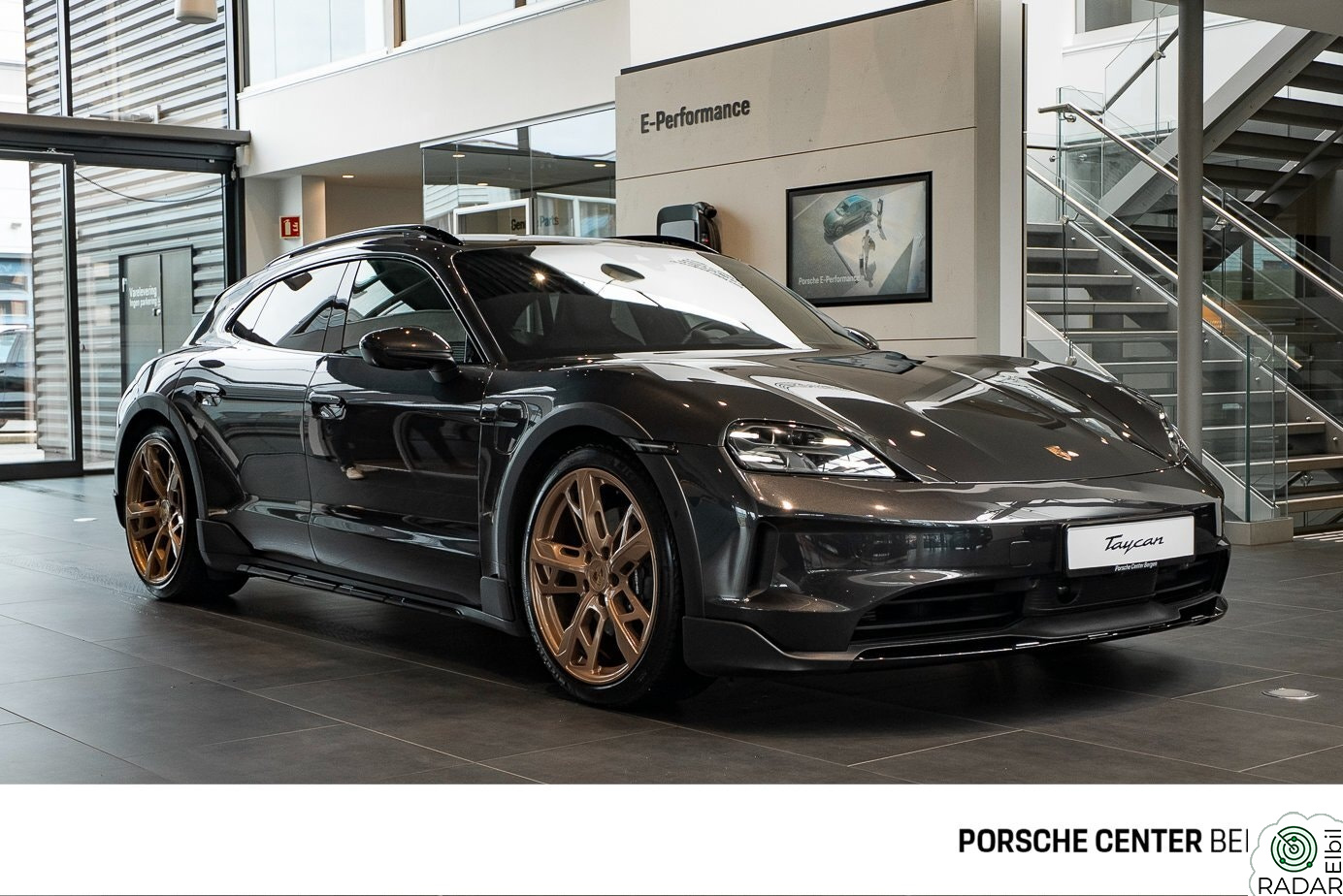 PORSCHE Taycan 4 4 Cross Turismo/BOSE®/Soft-close/Head-Up/360-cam/18-vei
