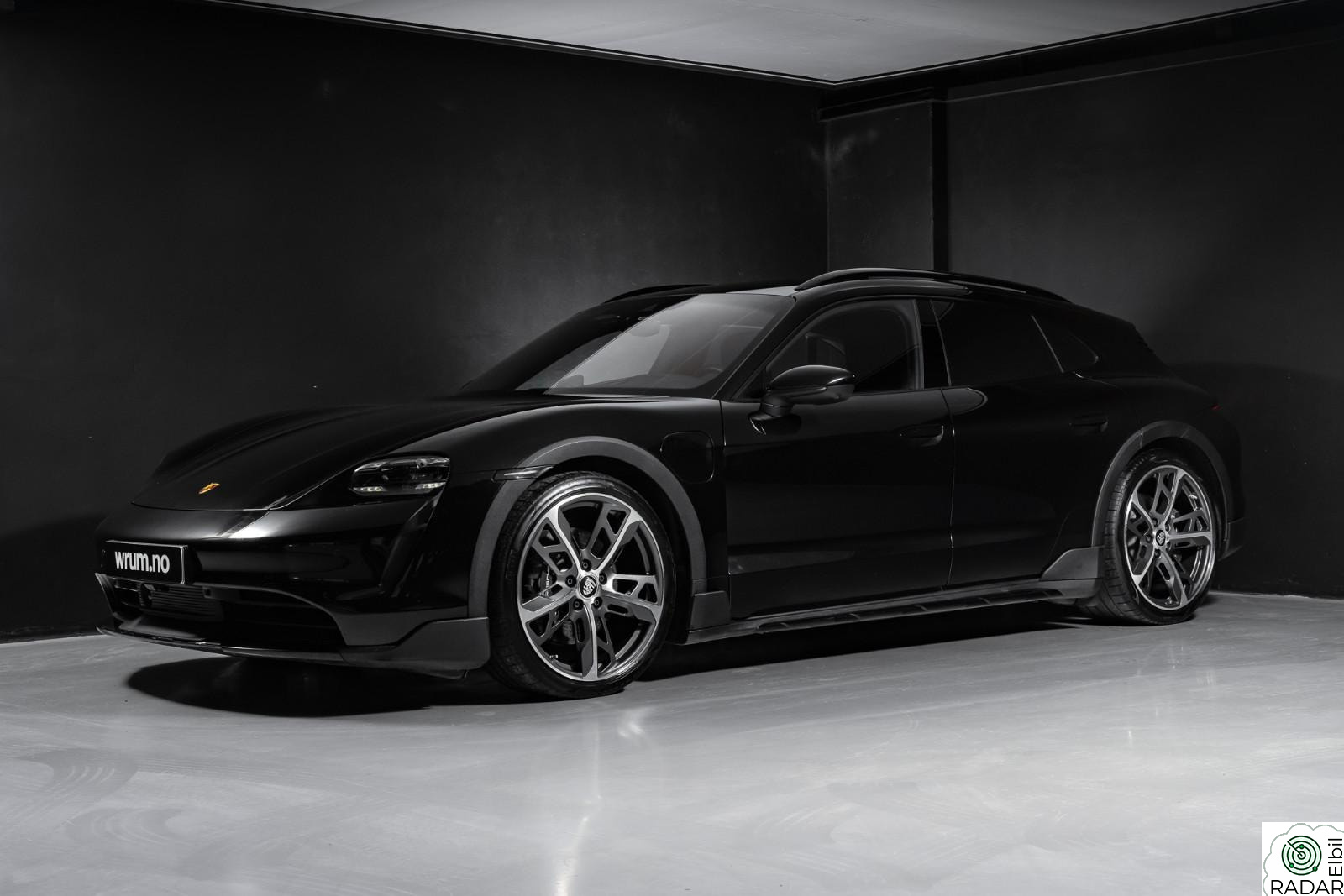 PORSCHE Taycan 4 4 Rear.Ax.St/Offroad/HUD/18.V/Matrix/21"/ACC/Skinn