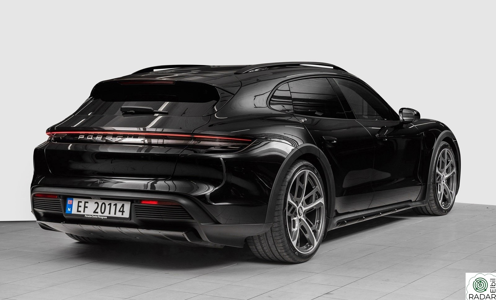 PORSCHE Taycan 4 Cross Turismo,/PDLS+/BOSE/21"/18veis/Pano/Luft/PBP