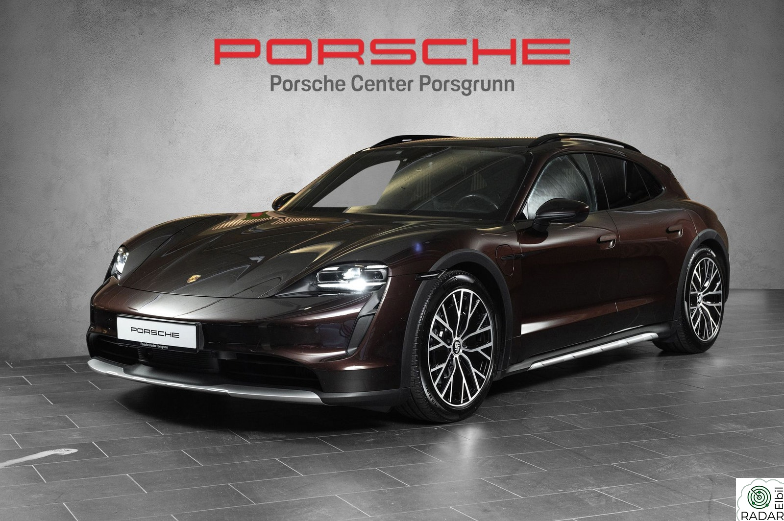 PORSCHE Taycan 4 18veis/Sport Chrono/Pano/Bose/LED++