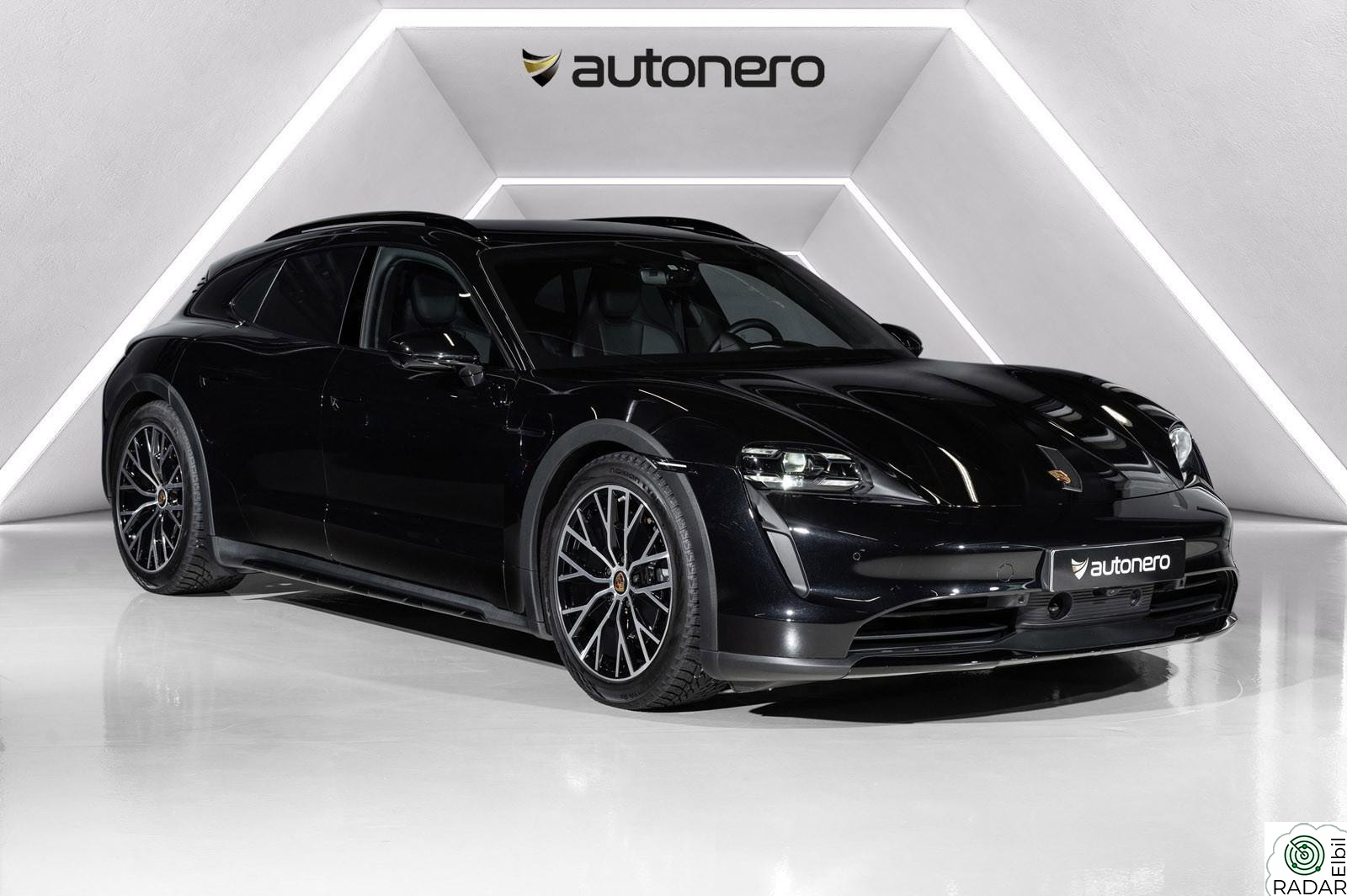 PORSCHE Taycan 4 AWD/Velur/Pano/Luft/ACC/CHRONO/S+V/+++